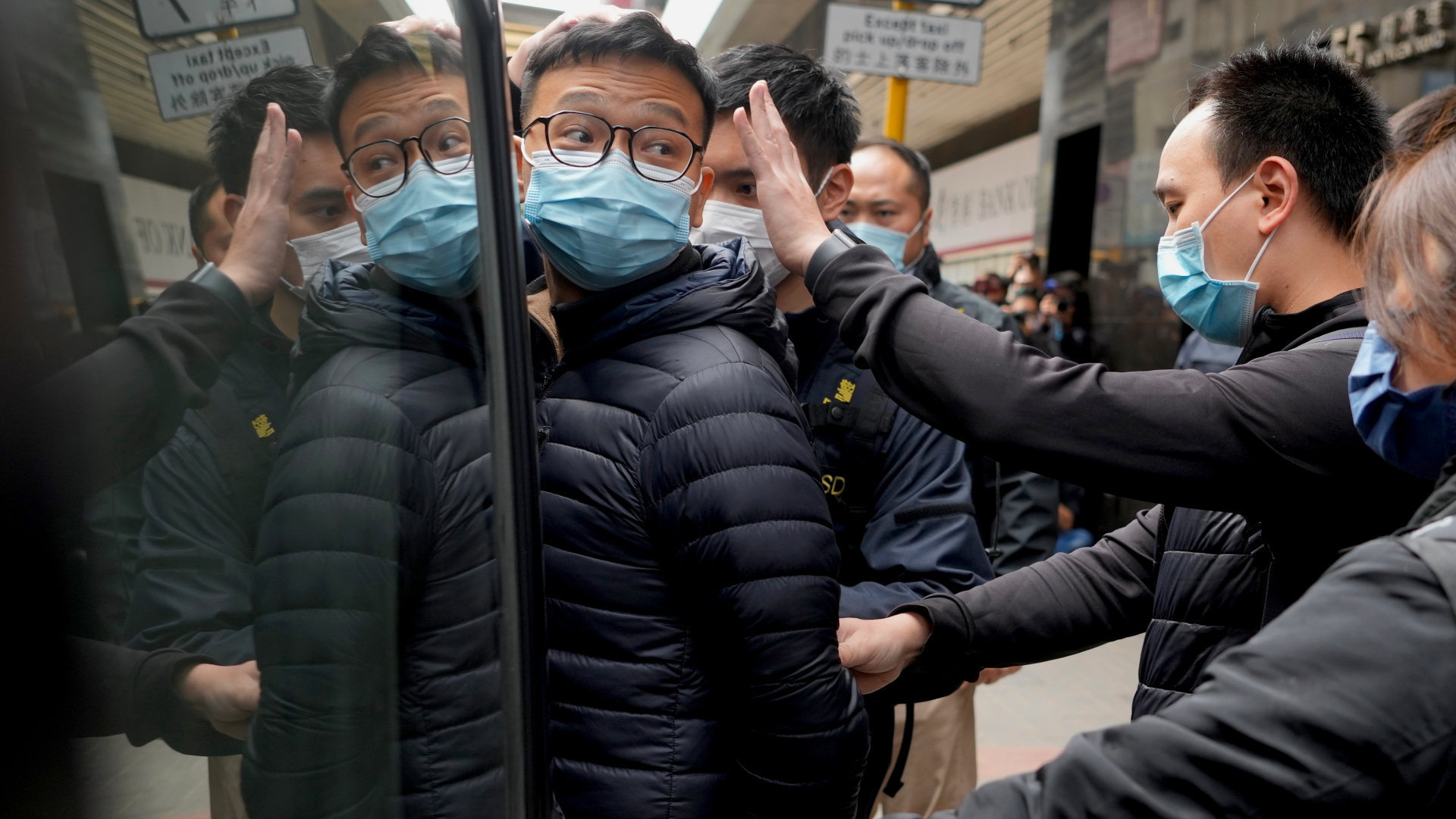 Polizei in Hongkong nimmt erneut Journalisten fest
