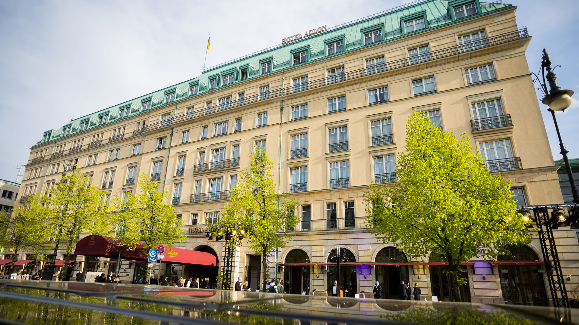 Das Hotel Adlon in Berlin. | picture alliance/dpa