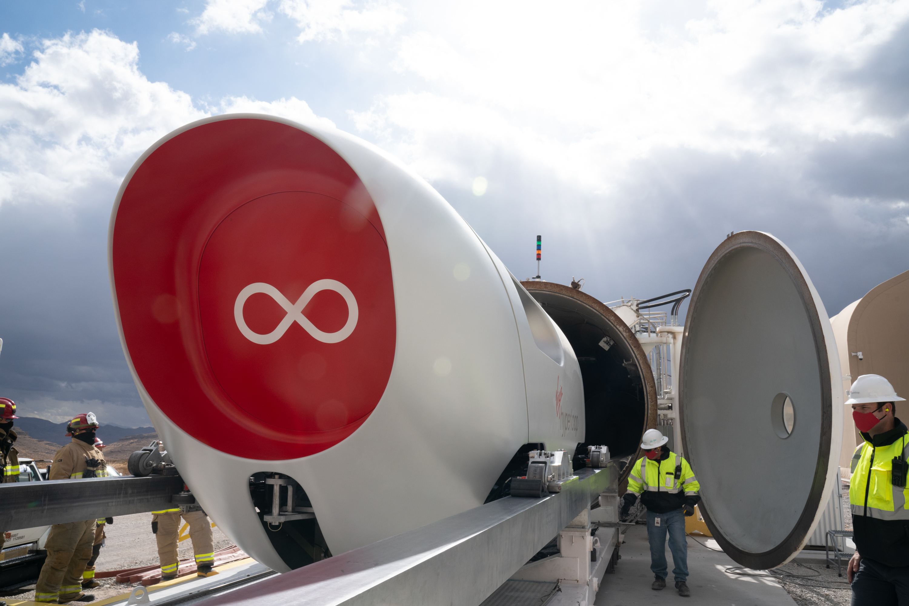 Hyperloop an der Teströhre in Nevada | Bildquelle: dpa