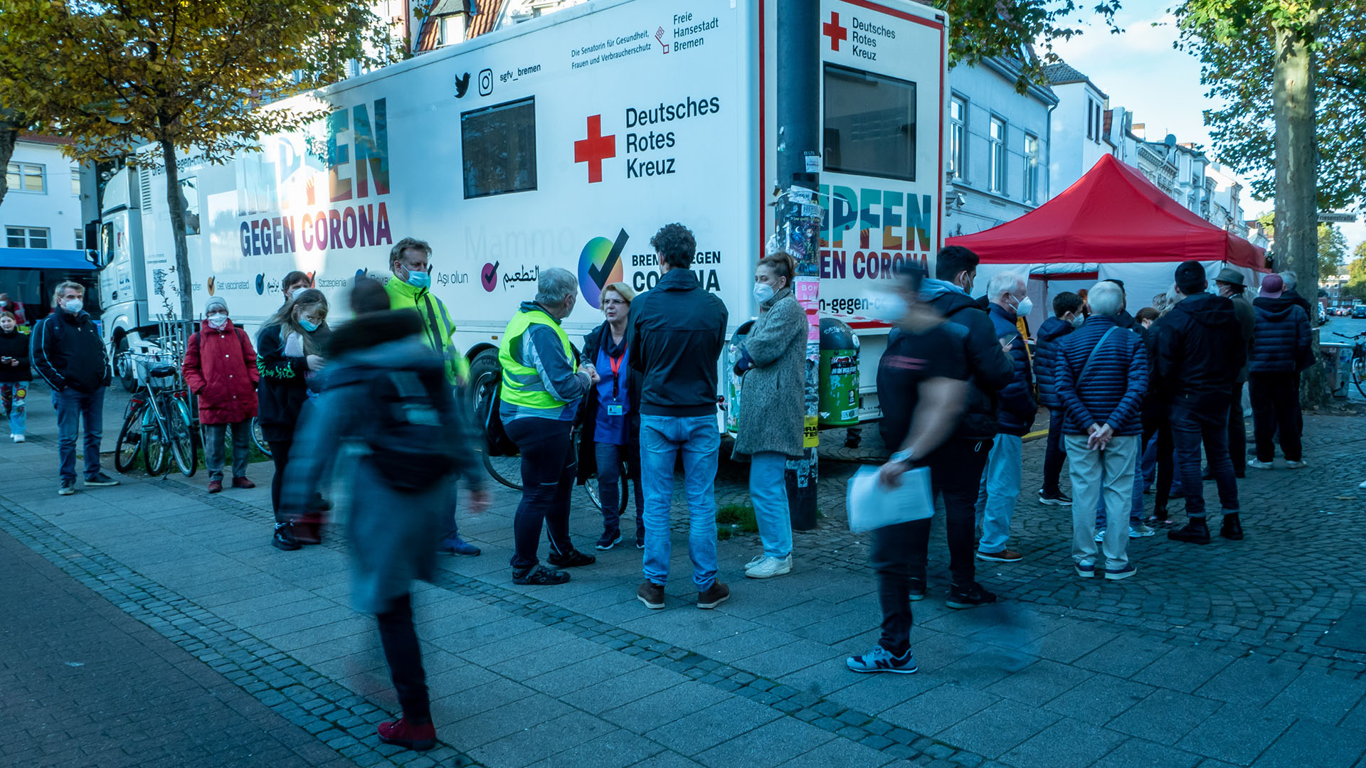 Das Impfmobil des Deutschen Roten Kreuzes in Bremen. | radiobremen