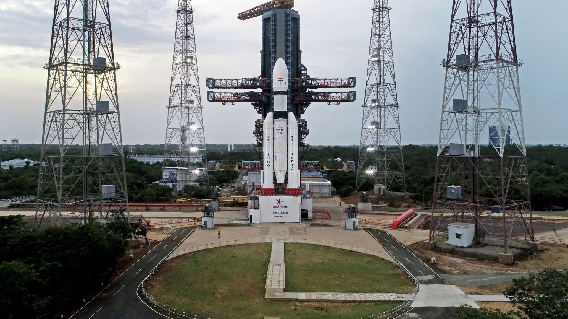 Die indische Trägerrakete LVM3 vor dem Start des Mondlandemoduls
