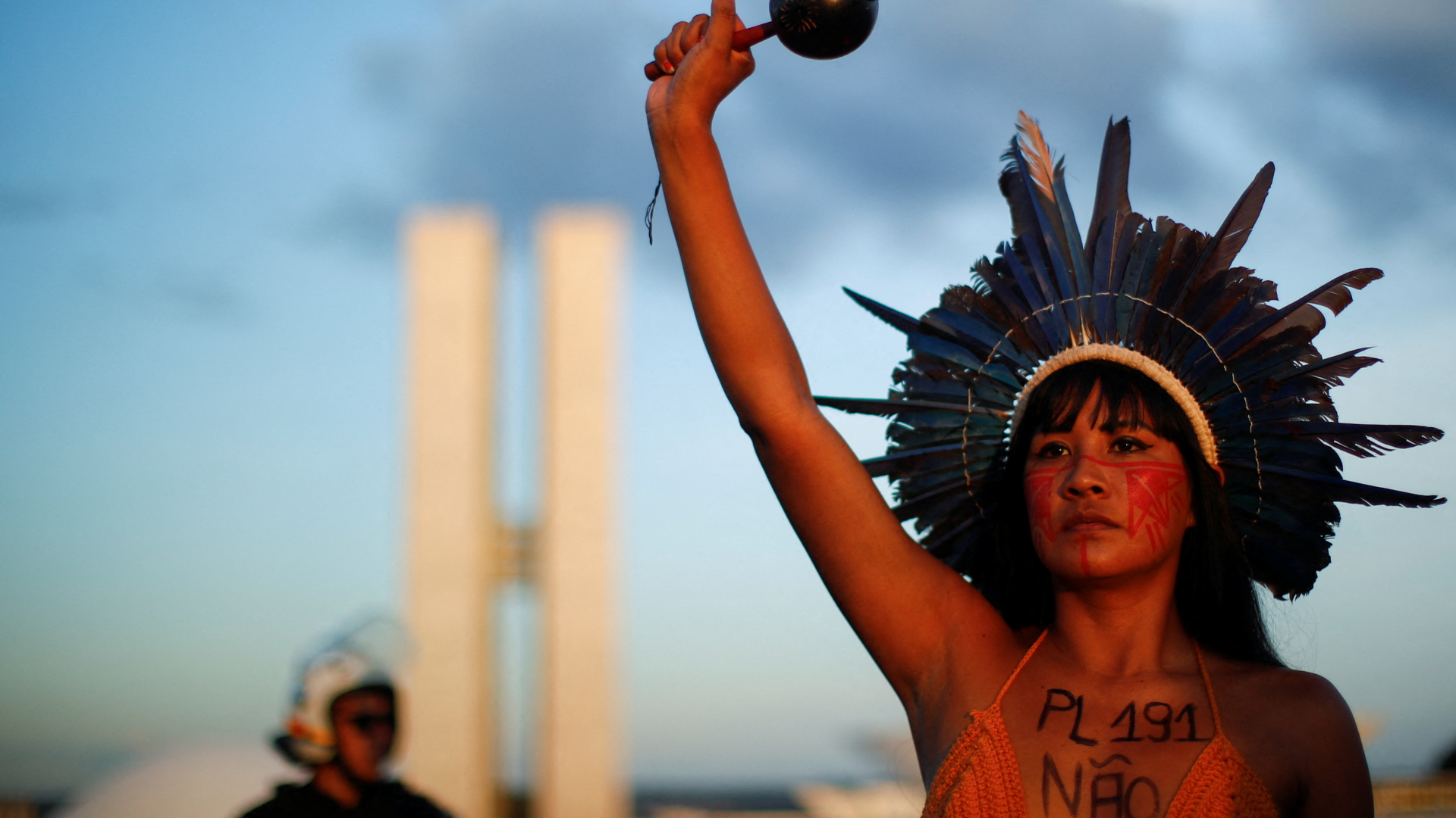Eine Frau eines indigenen Stammes in Brasilien