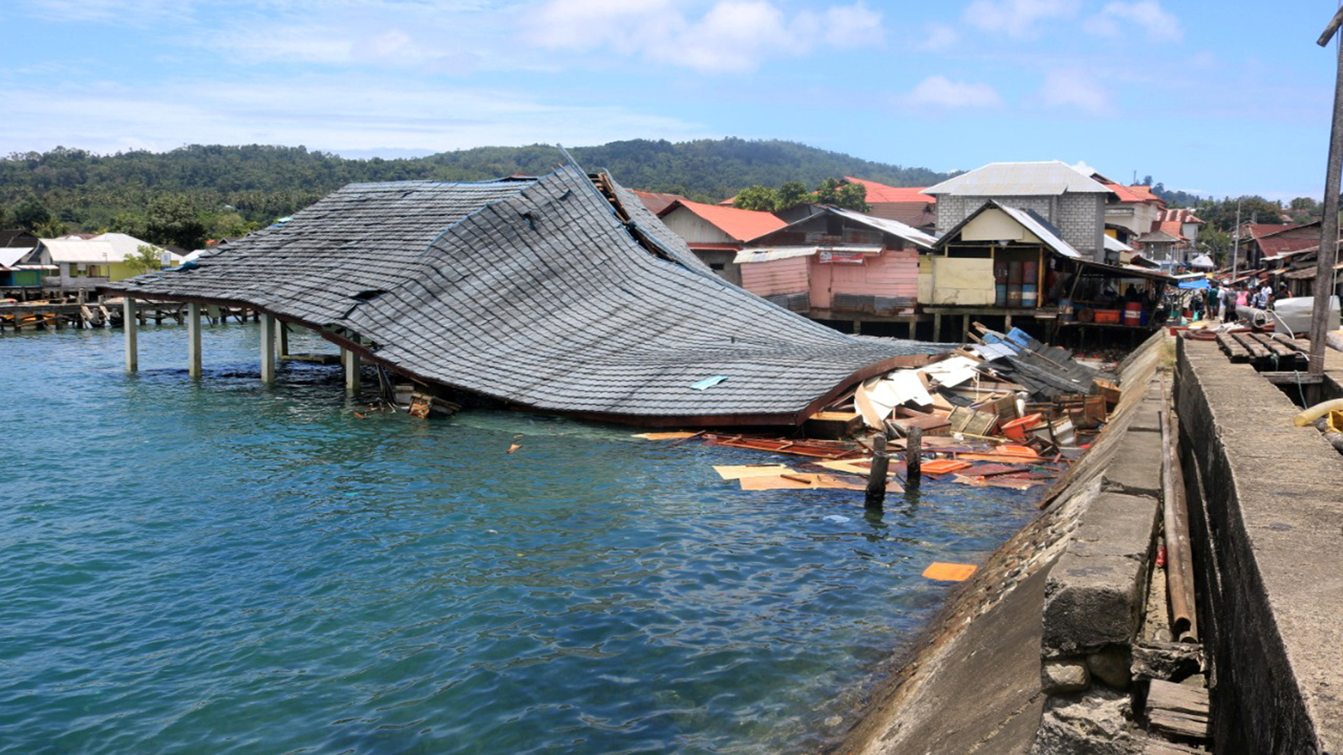Eingestürzte Häuser in Indonesien | REUTERS