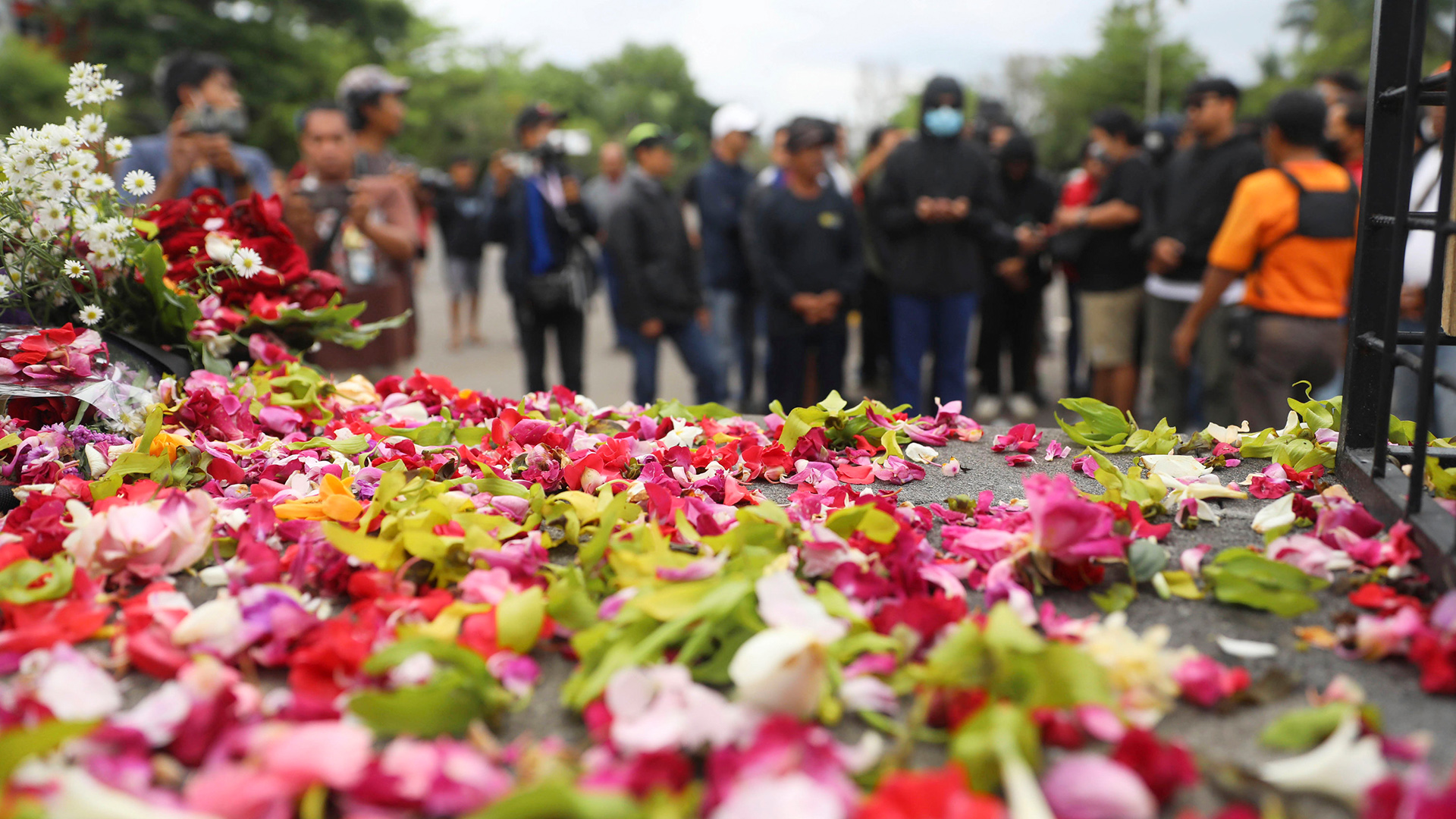 Kepanikan massal di Indonesia: para ahli harus mengklarifikasi latar belakangnya