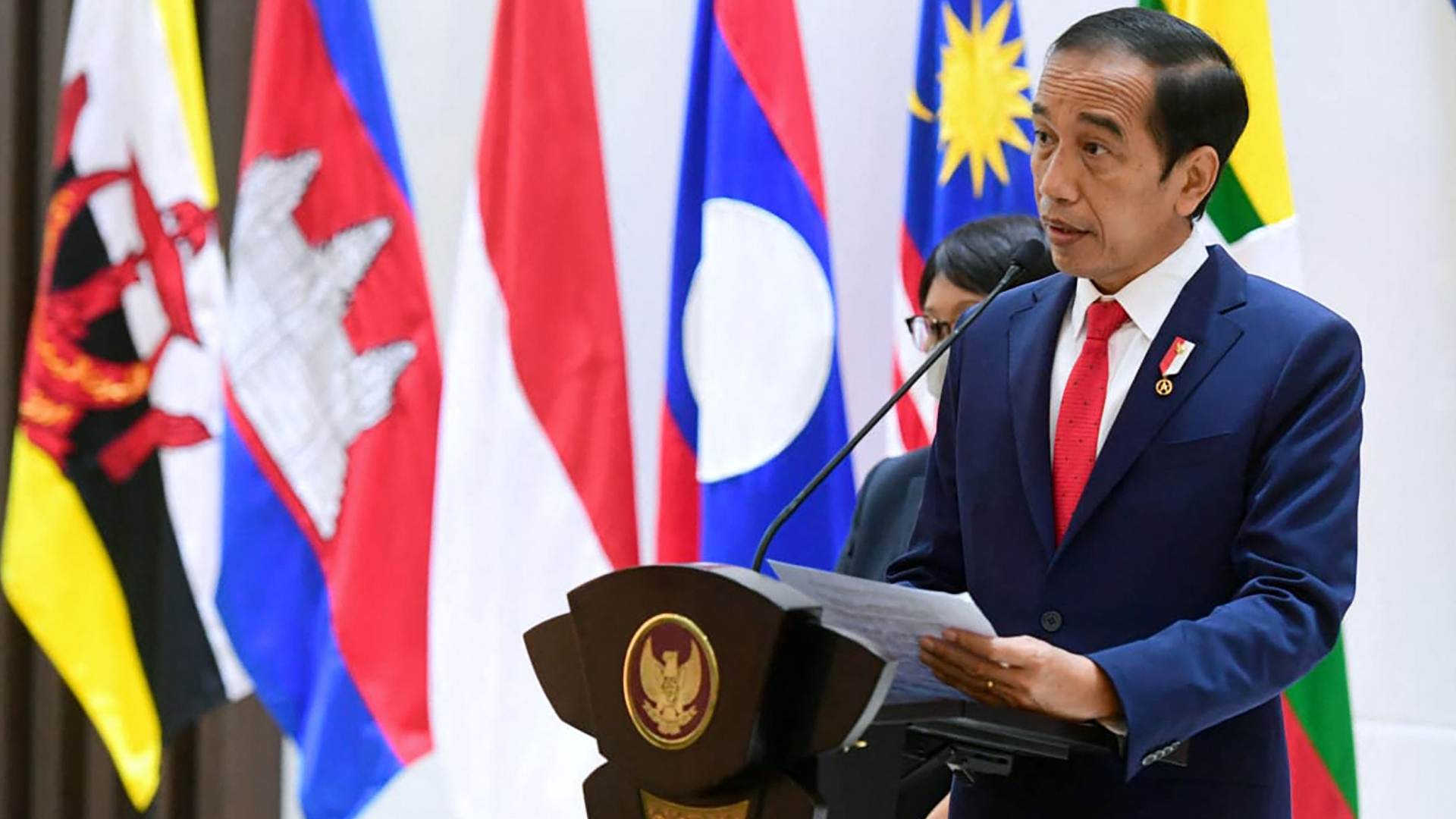 Der indonesische Präsident Joko Widodo spricht auf dem ASEAN-Gipfel im April 2021 zur Lage in Myanmar. | AFP