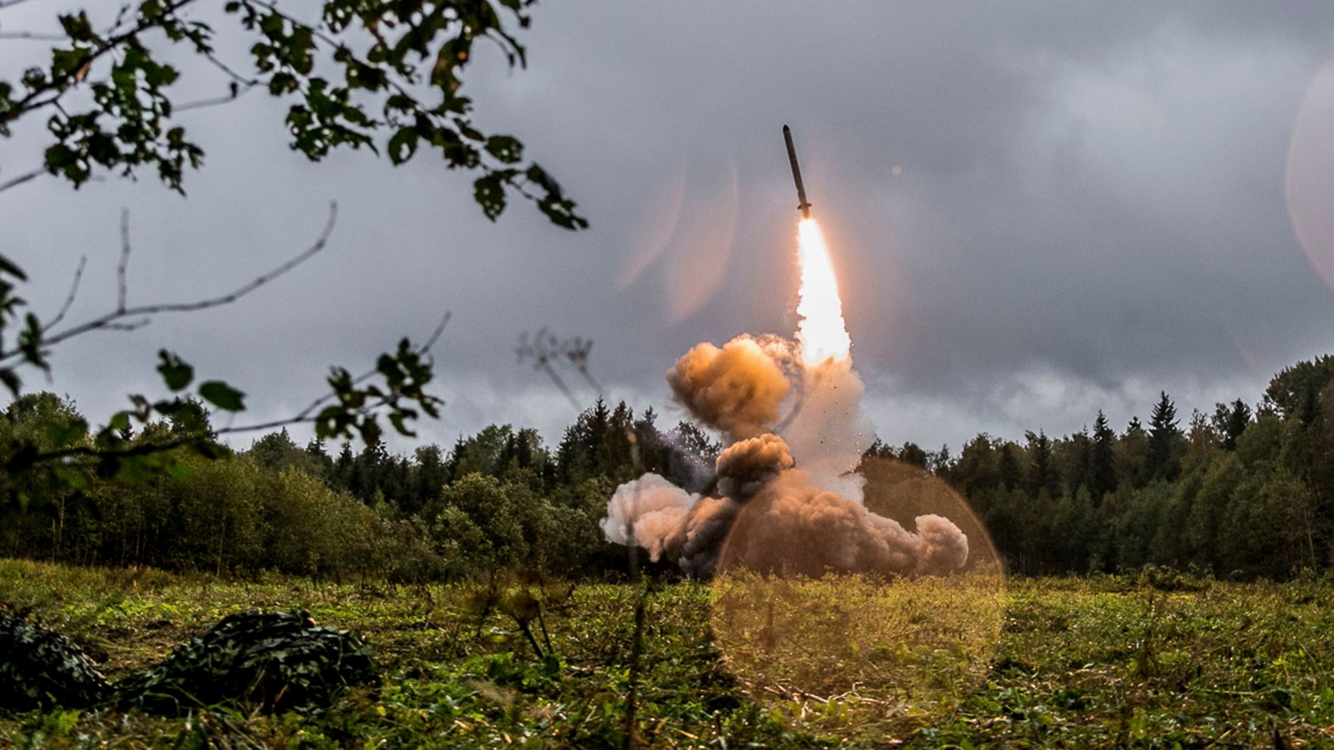 Iskander-Rakete bei einer Übung im Jahr 2017 in St. Petersburg. | KONSTANTIN ALYSH/DEFENCE MINISTR