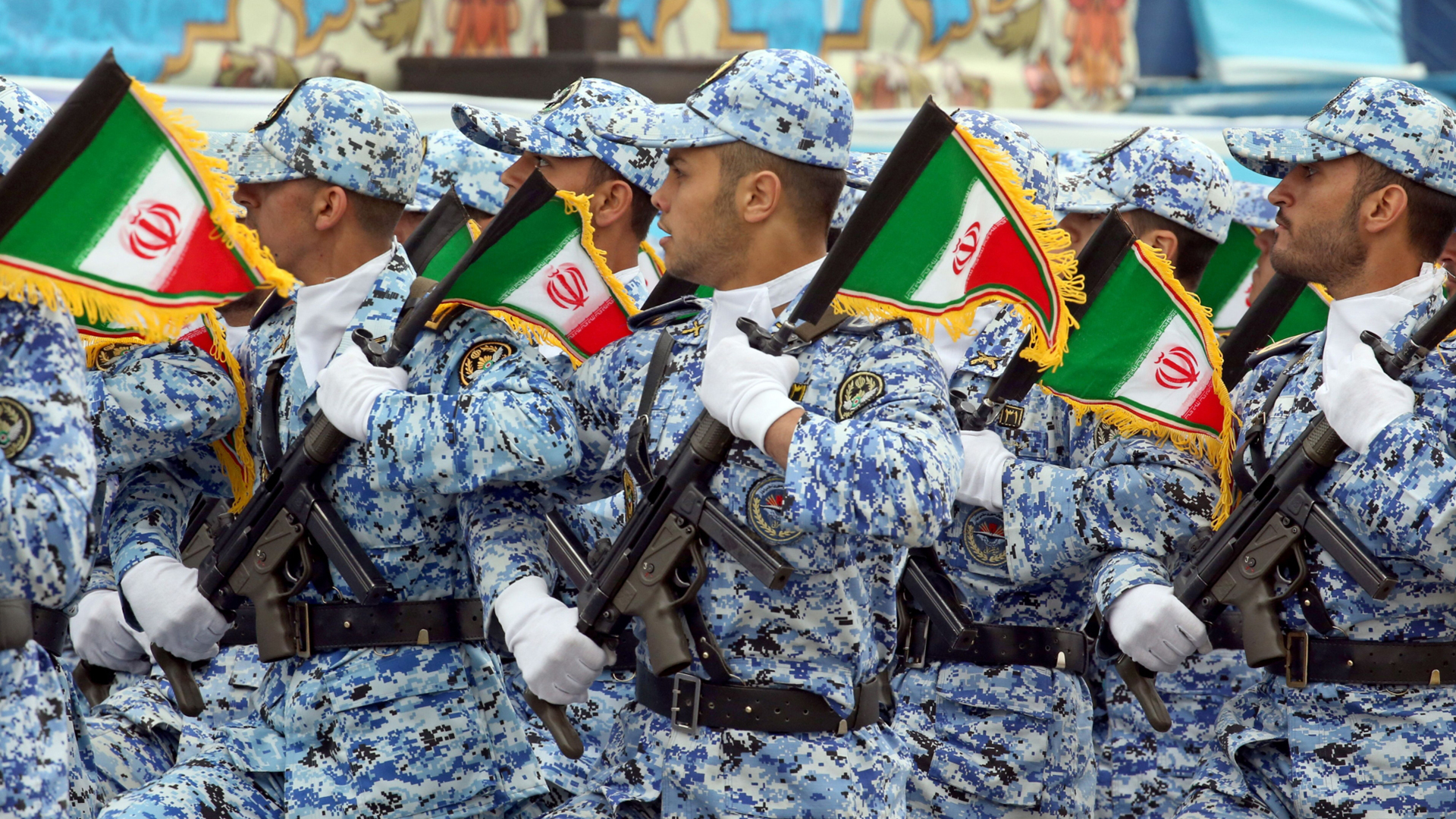 Soldaten der iranischen Luftwaffe bei einer Militärparade in Teheran
