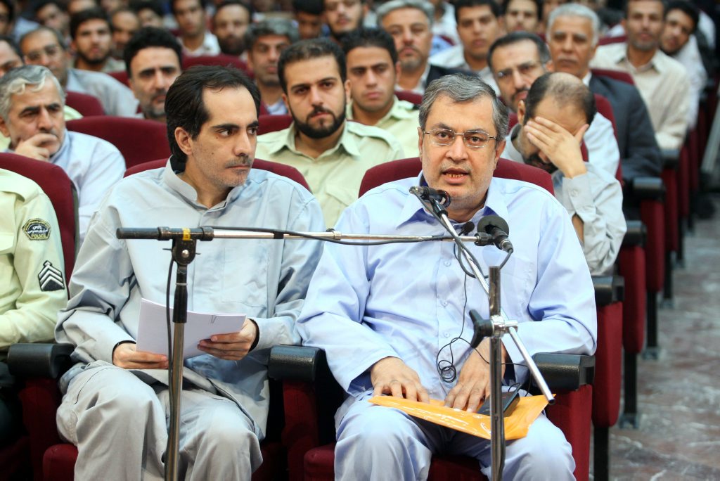 Vierter Verhandlungstag des Massenprozesses gegen Oppositionelle im Iran.