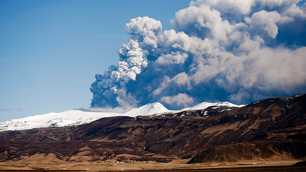 Ausbruch des isländischen Vulkans Eyjafjallajokull. Archivbild von 2010 | null