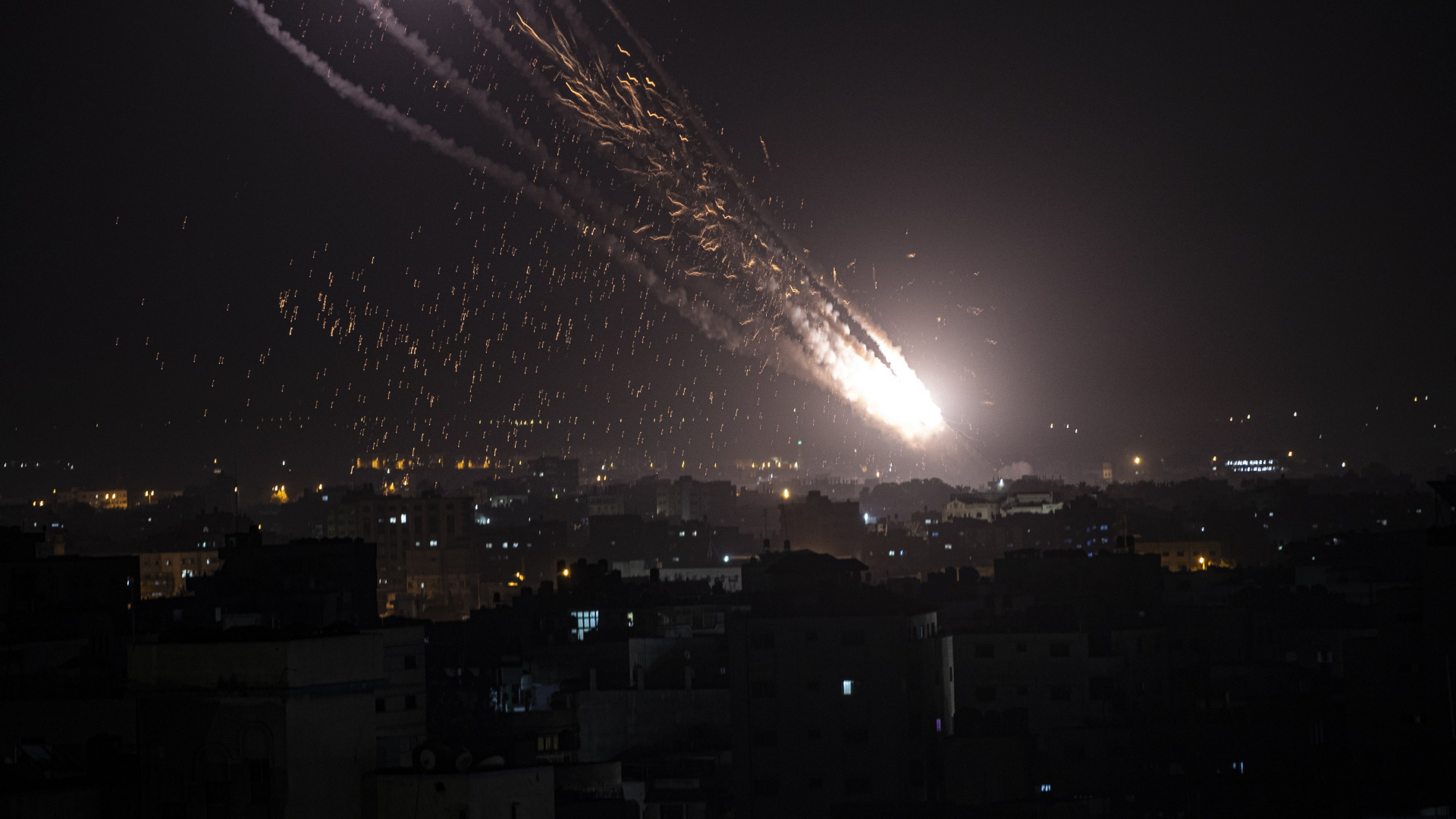 Raketen werden aus dem Gazastreifen abgefeuert.