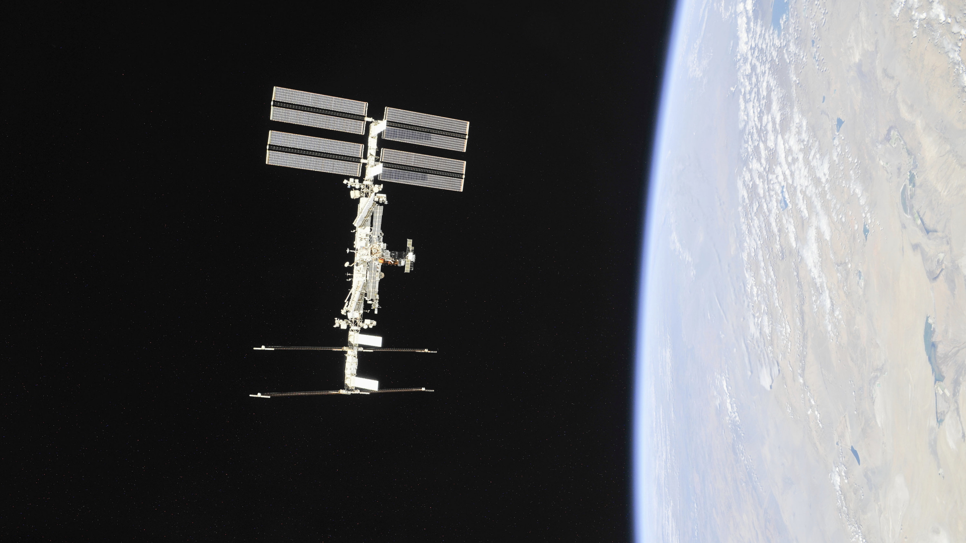 Internationale Raumstation ist in einem Erd-Orbit zu sehen