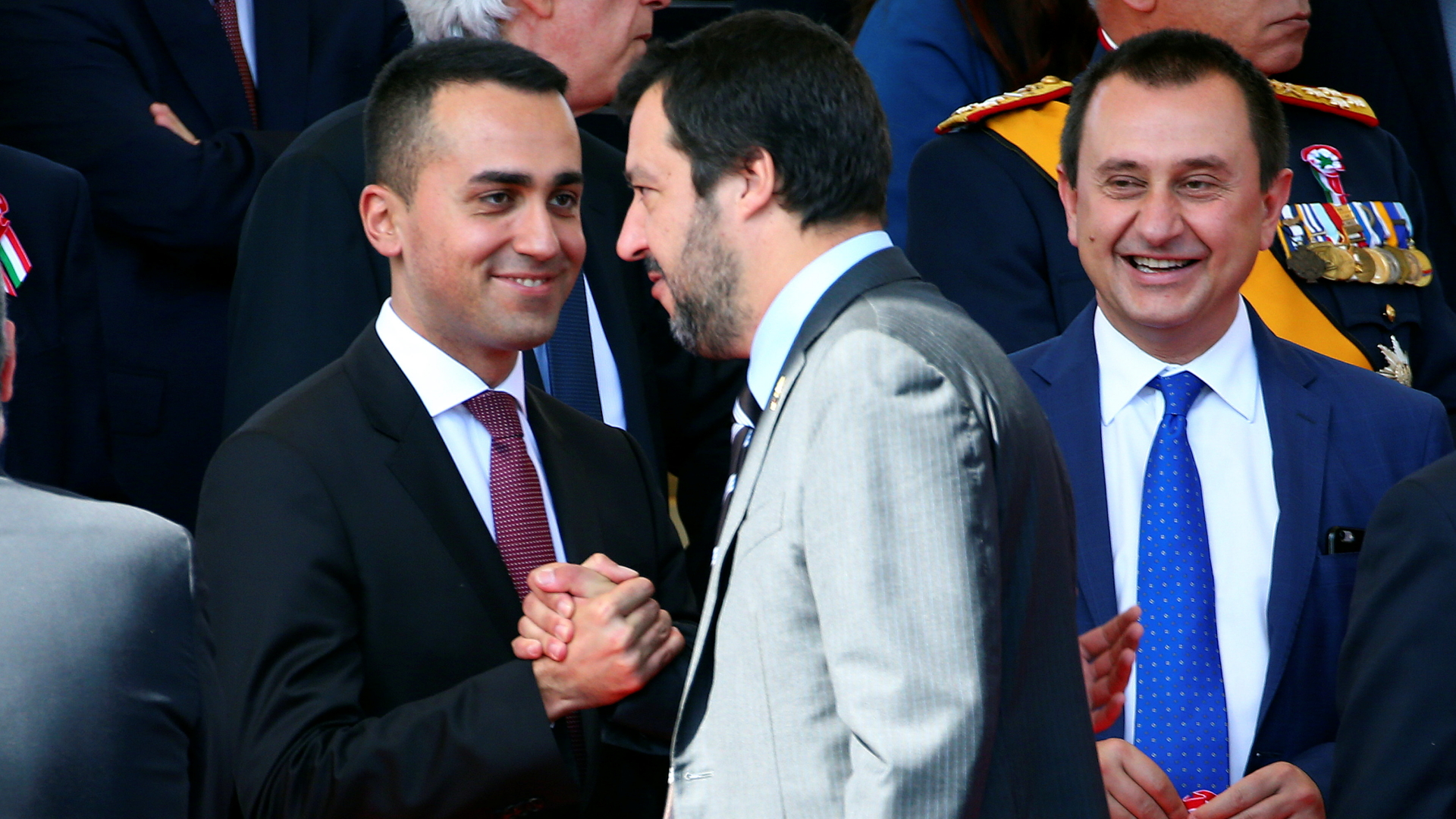 Italiens Arbeits- und Industrieminister Luigi Di Maio (links im Bild) und Innenminister Matteo Salvini.