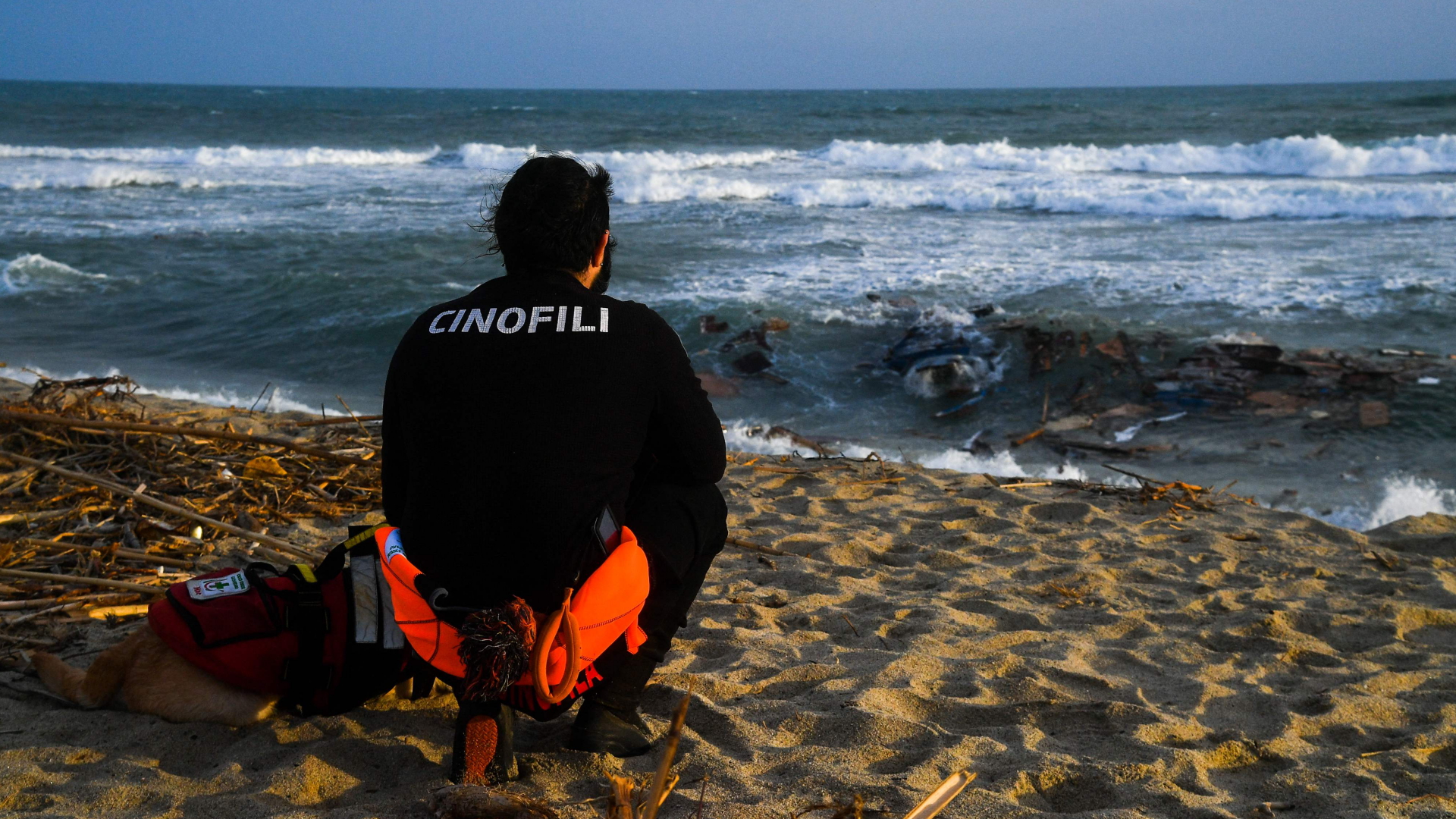 Mindestens 59 Tote: Erschütterung nach Bootsunglück in Süditalien