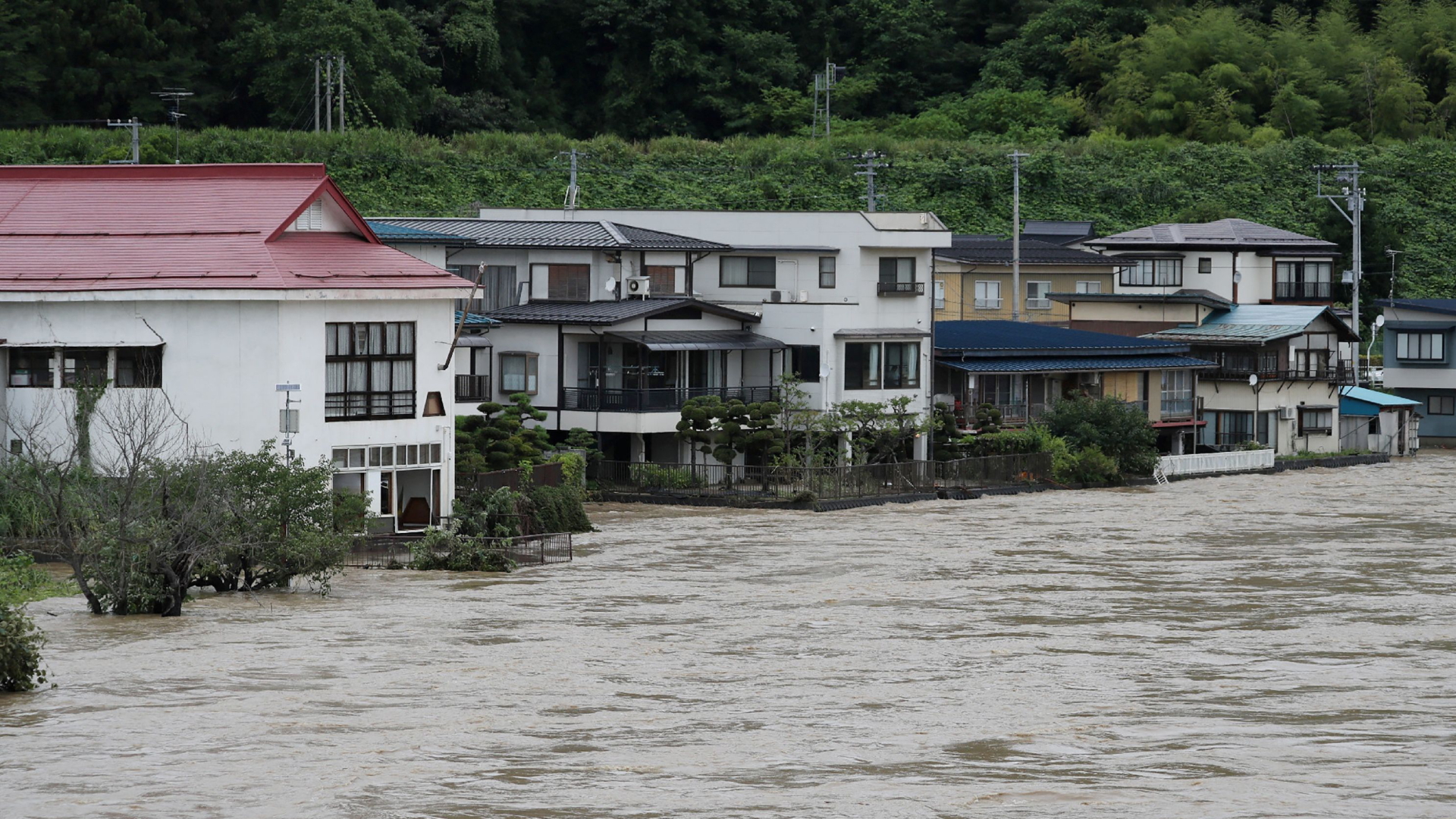 日本で大雨：20万人が避難を呼びかけ
