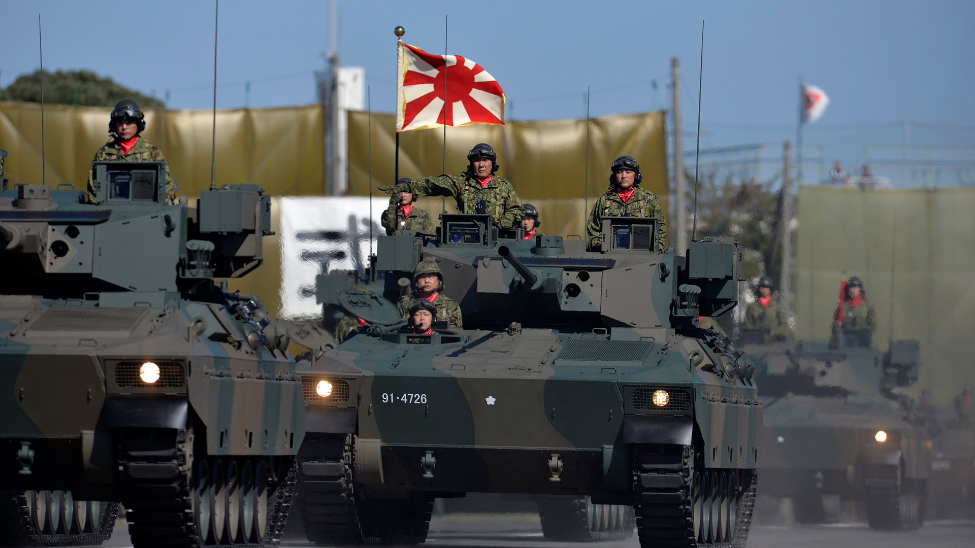 Infanteristen nehmen an der jährlichen Militärparade der japanischen Selbstverteidigungskräfte (JSDF) teil (Archivbild: 2013) | picture alliance / dpa