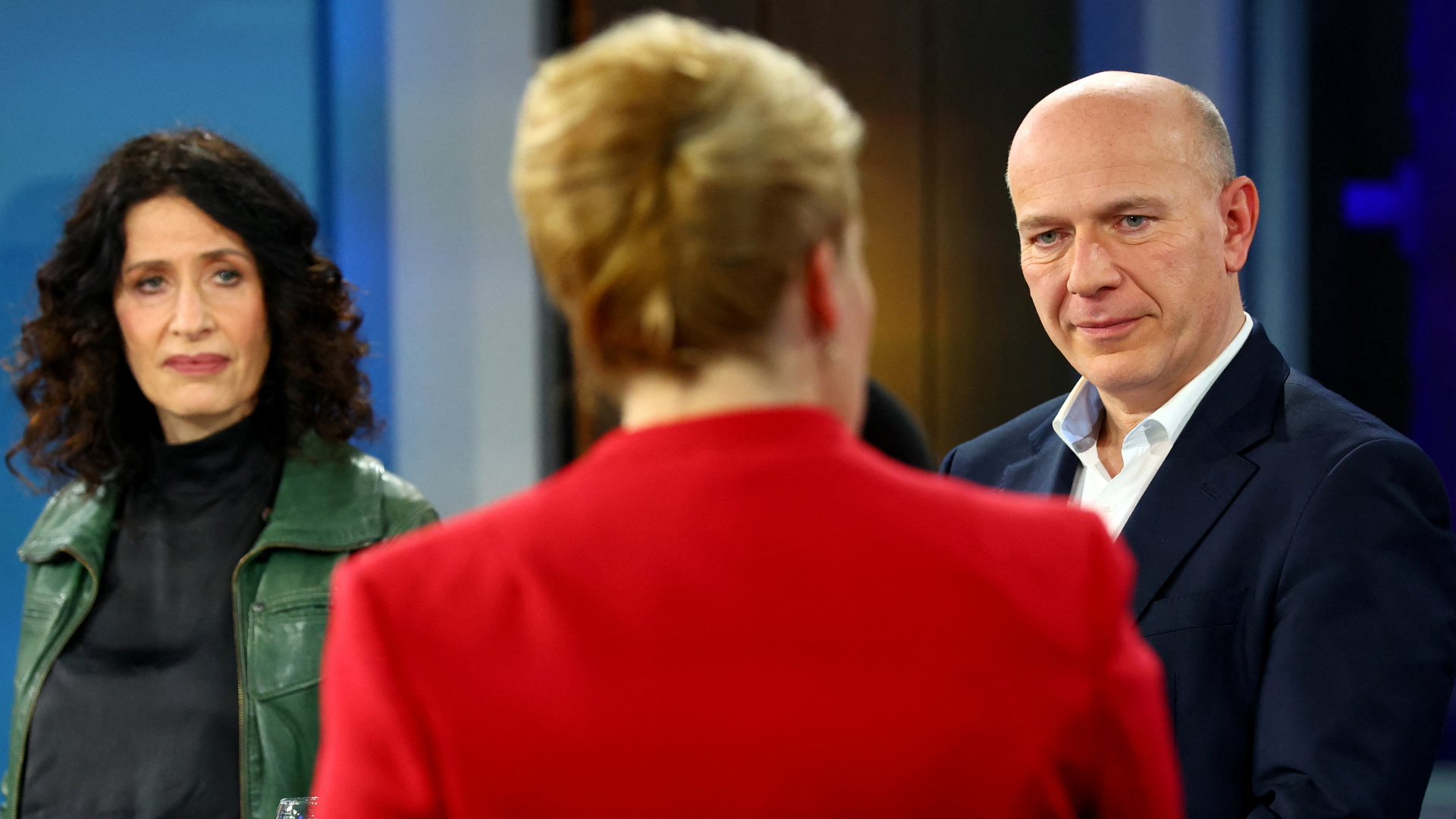 Die Spitzenkandidatinnen von SPD und Grünen, Franziska Giffey (Mitte) und Bettina Jarasch (links) und CDU-Spitzenkandidat Kai Wegner. | REUTERS
