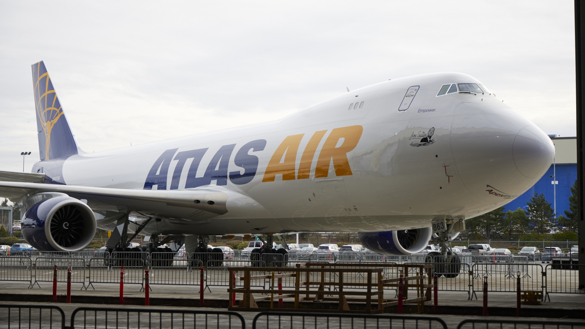 Die letzte Boeing 747 wird im Montagewerk während einer Zeremonie zur Auslieferung an Atlas Air ausgestellt (USA, Everett). | dpa