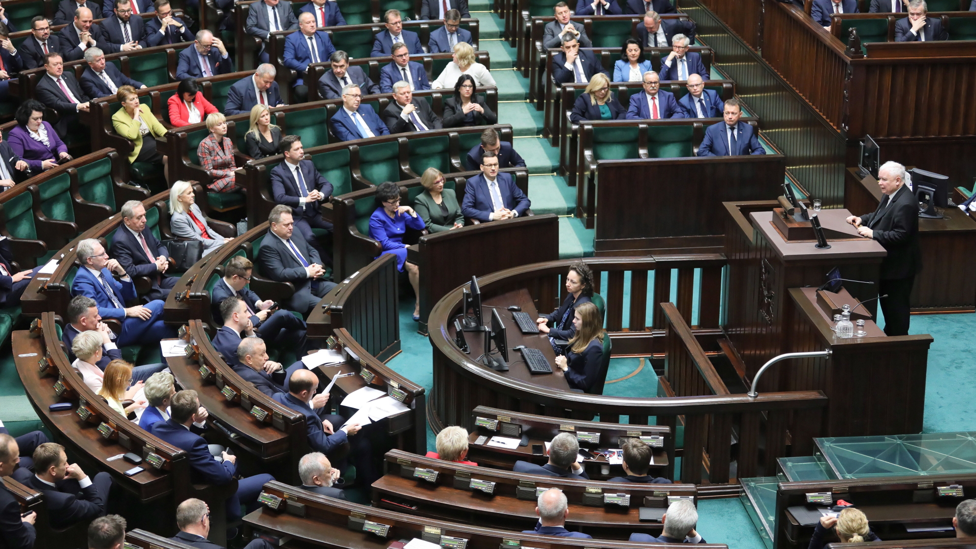 Der Chef der polnischen Regierungspartei PiS, Kaczynski, im Parlament (Archivbild)