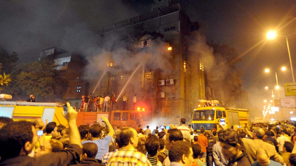 Brennende Kirche in Kairo | AFP