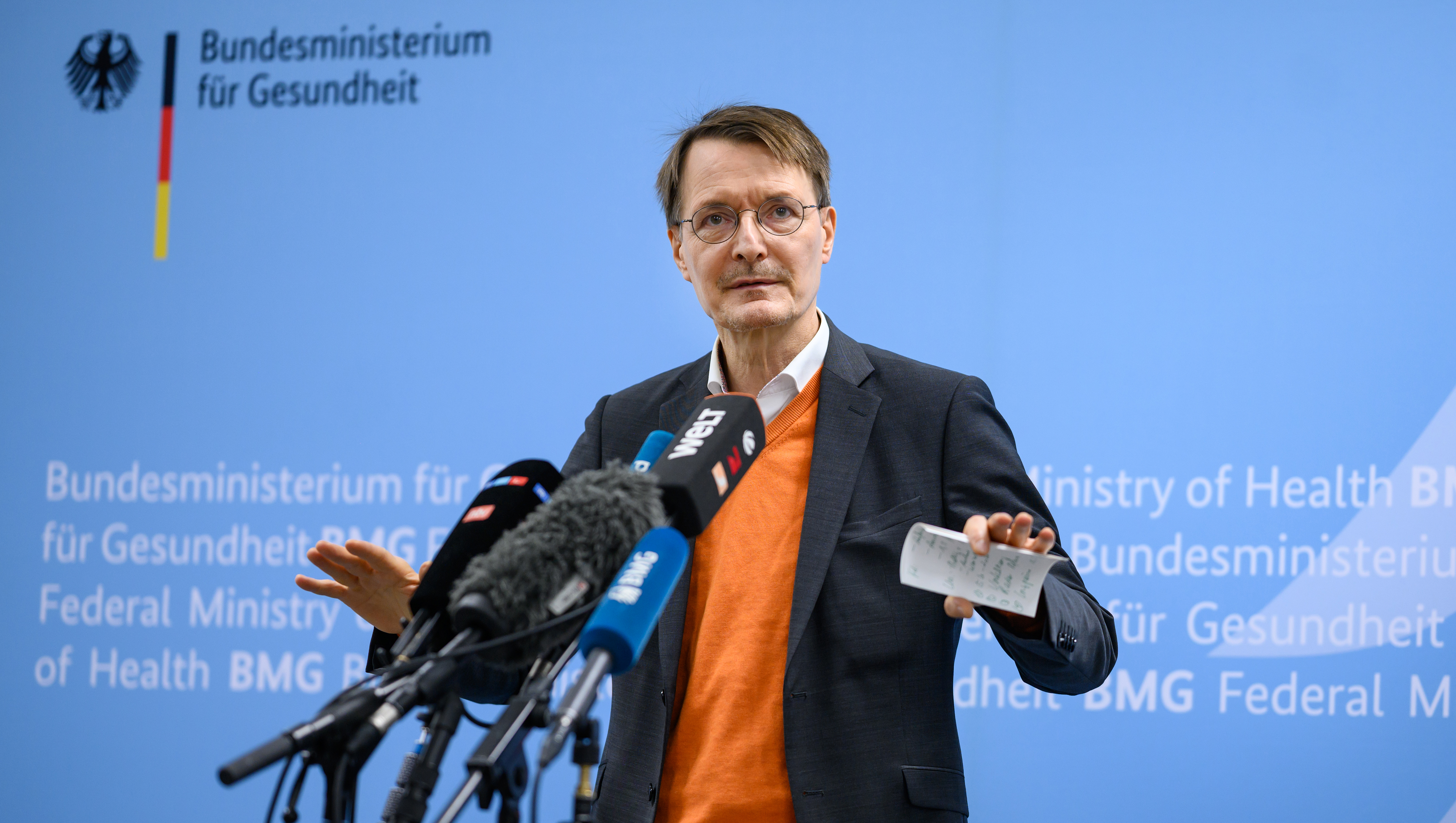 Karl Lauterbach während einer Pressekonferenz im Gesundheitsministerium | dpa