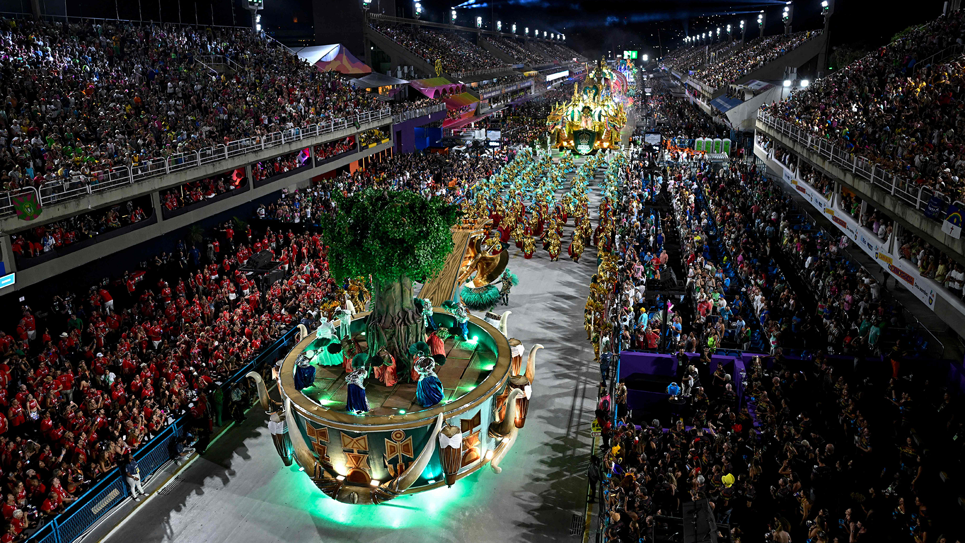 Erster Homosexueller als Samba-Königin in Rio