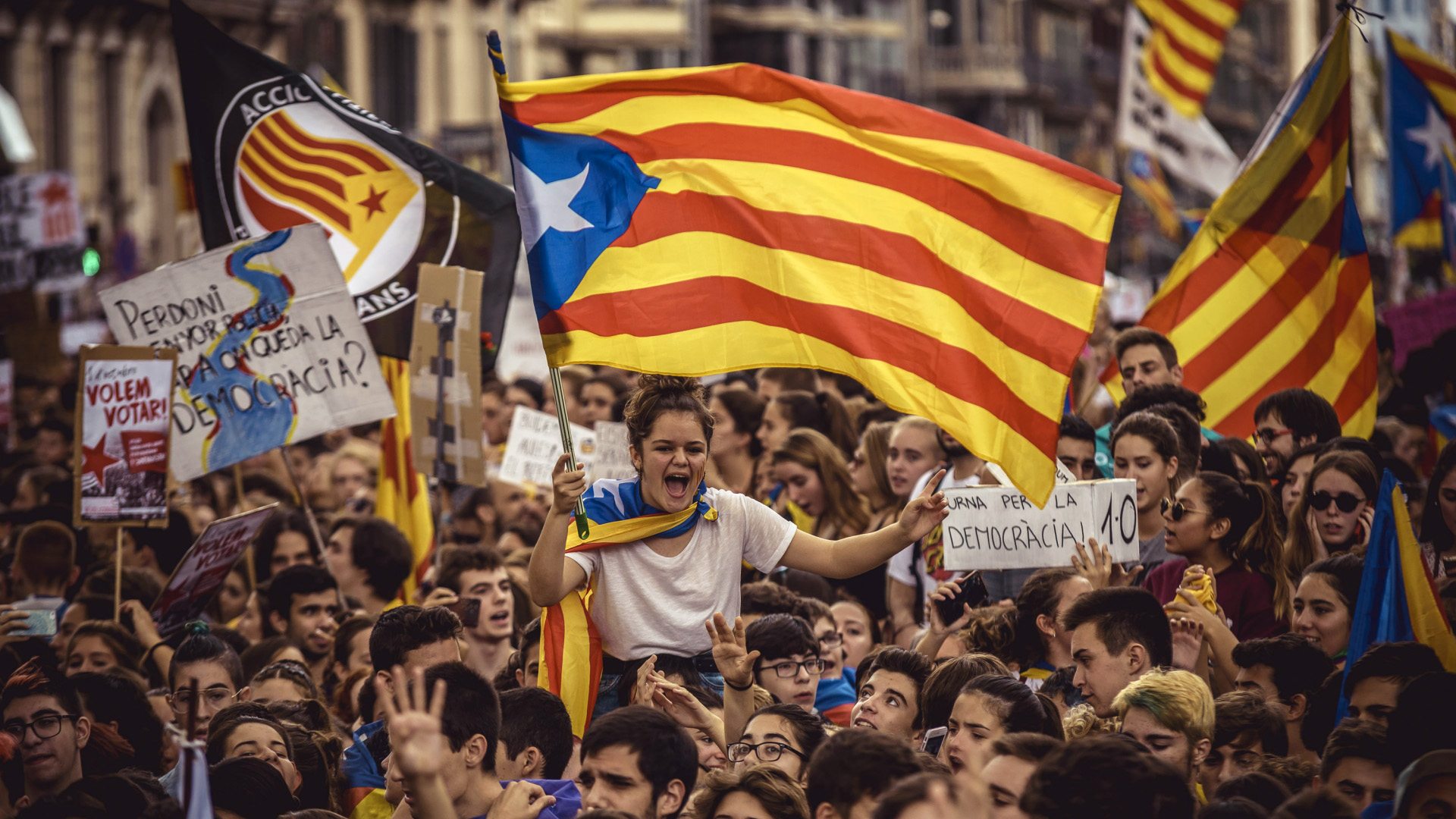 Studenten demonstrieren in Barcelona für das Referendum