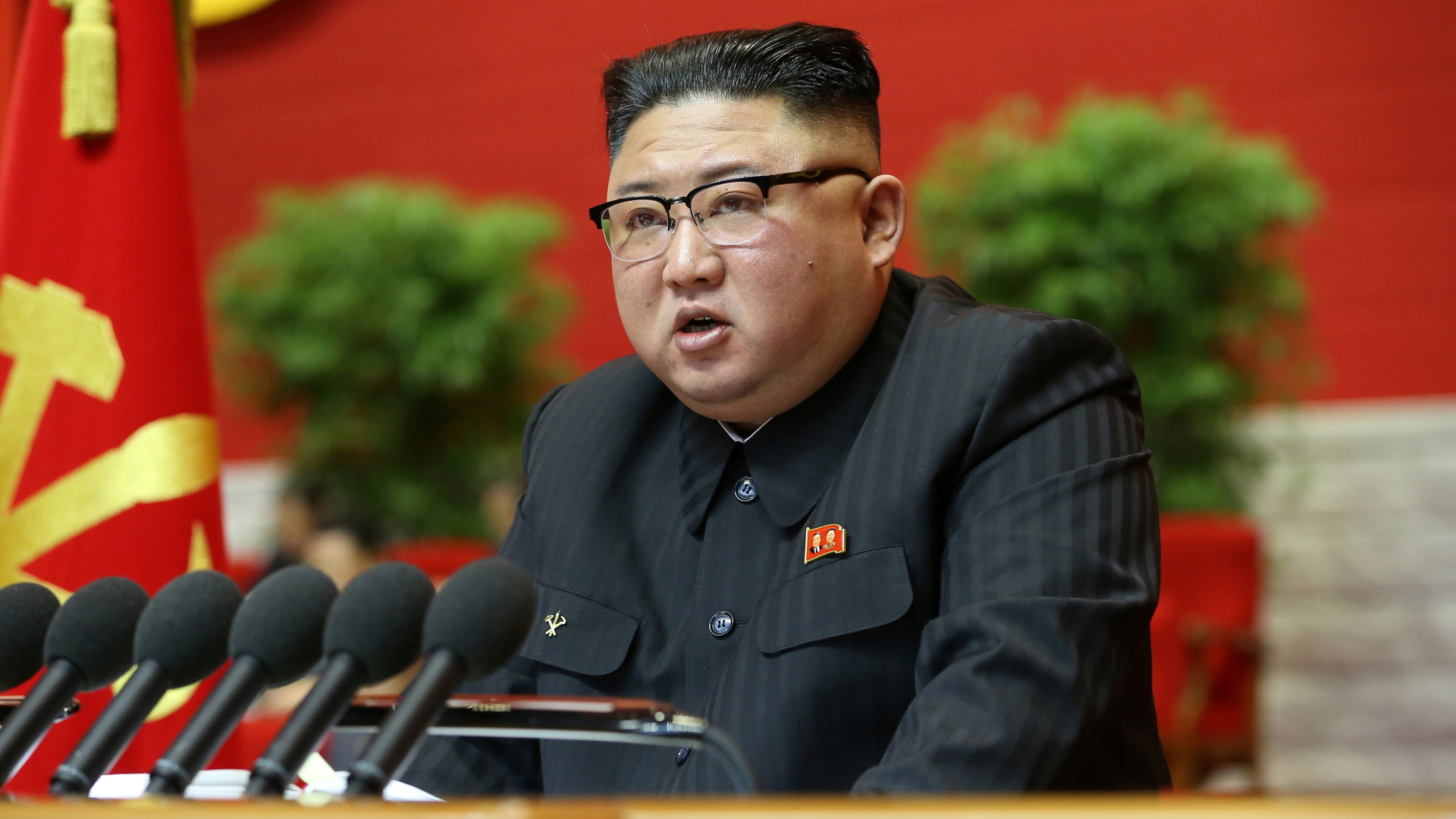 Dieses Bild der nordkoreanischen Staatsmedien zeigt Machthaber Kim Jong Un beim Parteikongress.