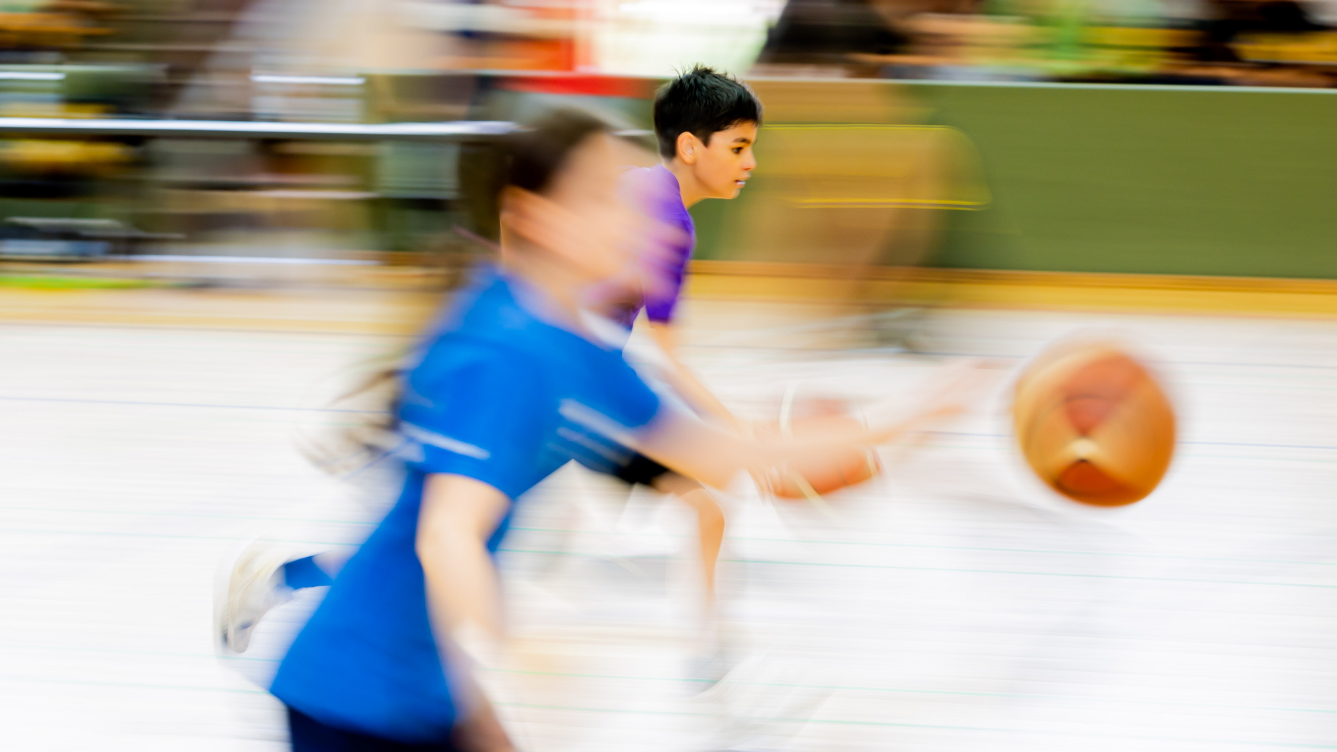 Kinder beim Basketball | dpa