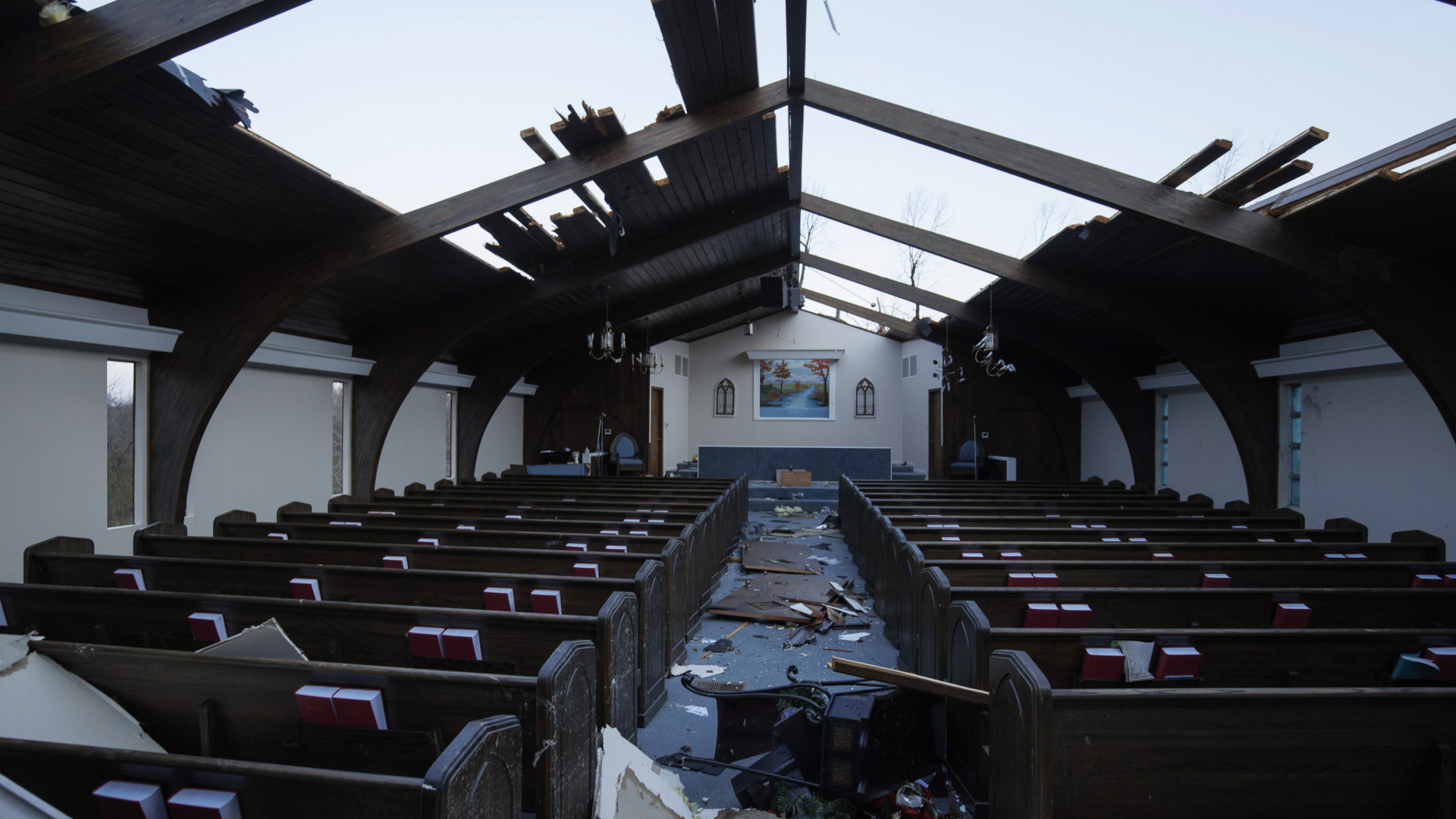 Eine Kirche in Mayfield im US-Bundesstaat Kentucky ist von einem Tornado zerstört worden. | AFP