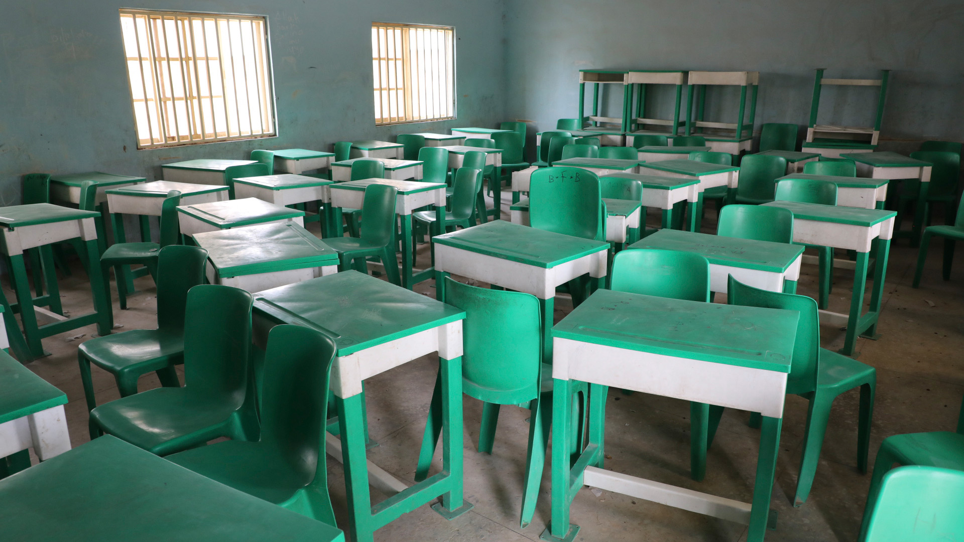  Ein leeres Klassenzimmer der Government Girls Junior Secondary School nach einem Angriff von Bewaffneten in Jangebe, Nigeria (Archivbild Februar 2021) | picture alliance / ASSOCIATED PR
