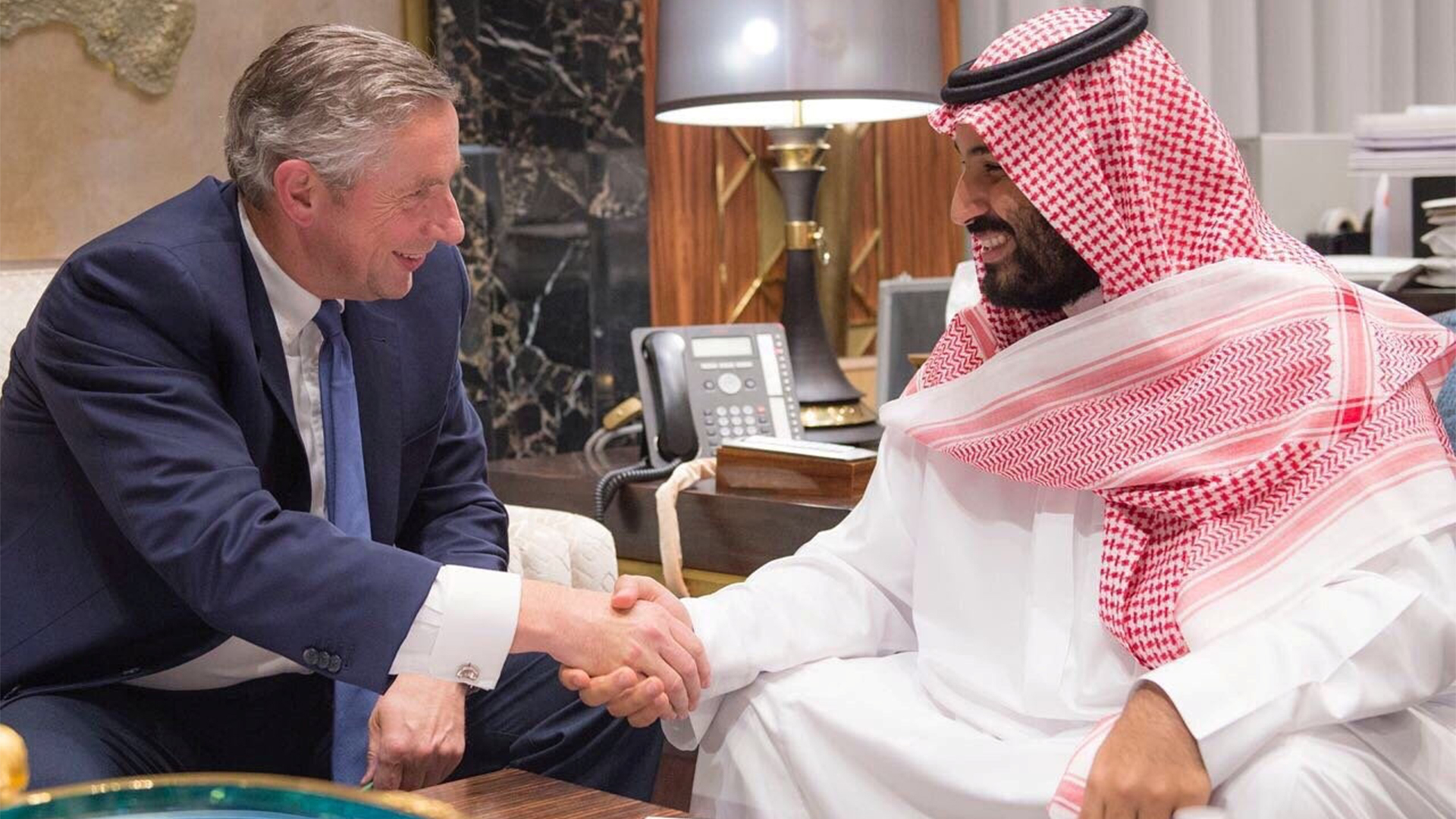 Klaus Kleinfeld und Prinz Mohammed bin Salman | REUTERS