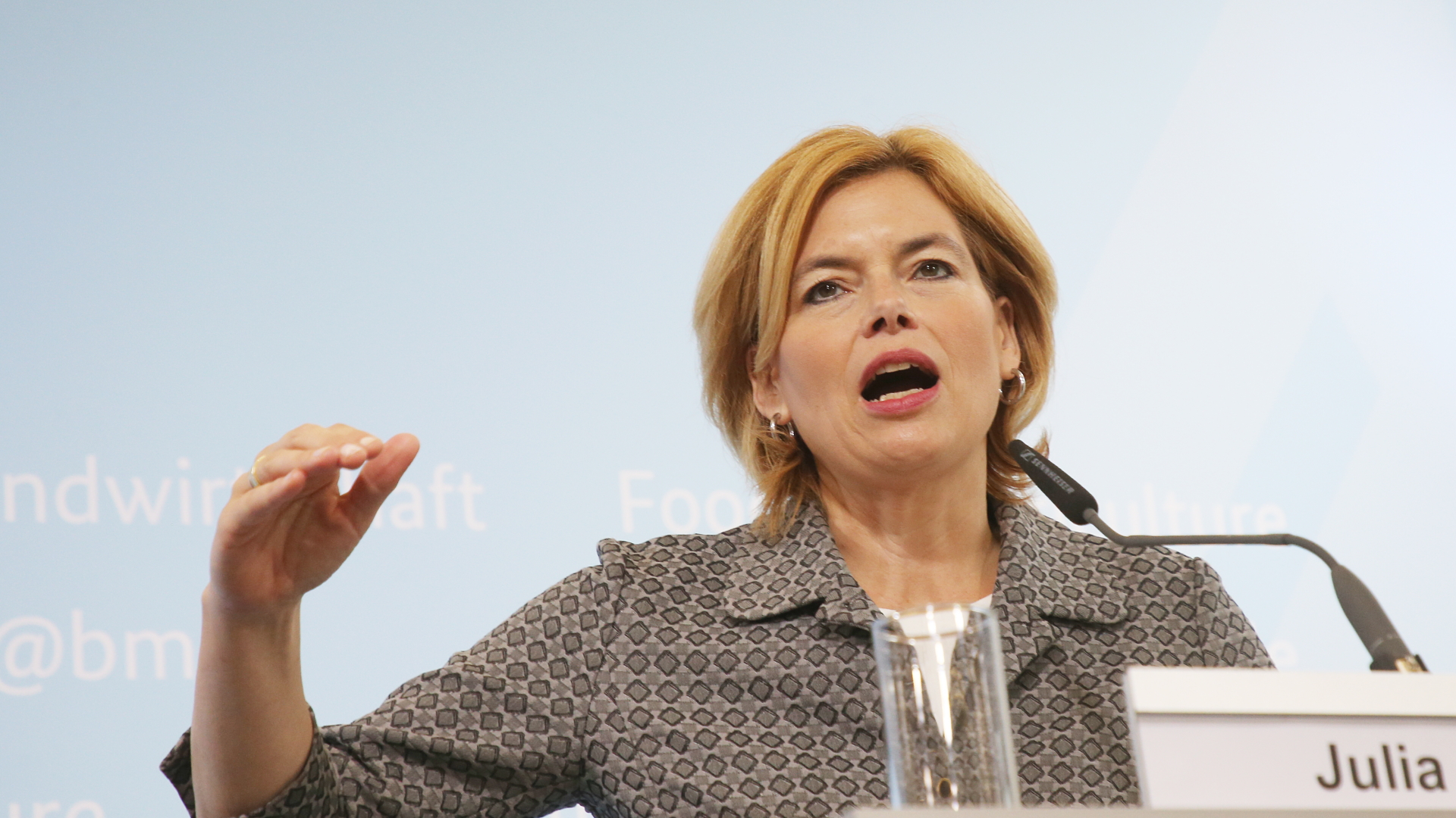 Bundeslandwirtschaftsministerin Julia Klöckner hält eine Rede. | dpa