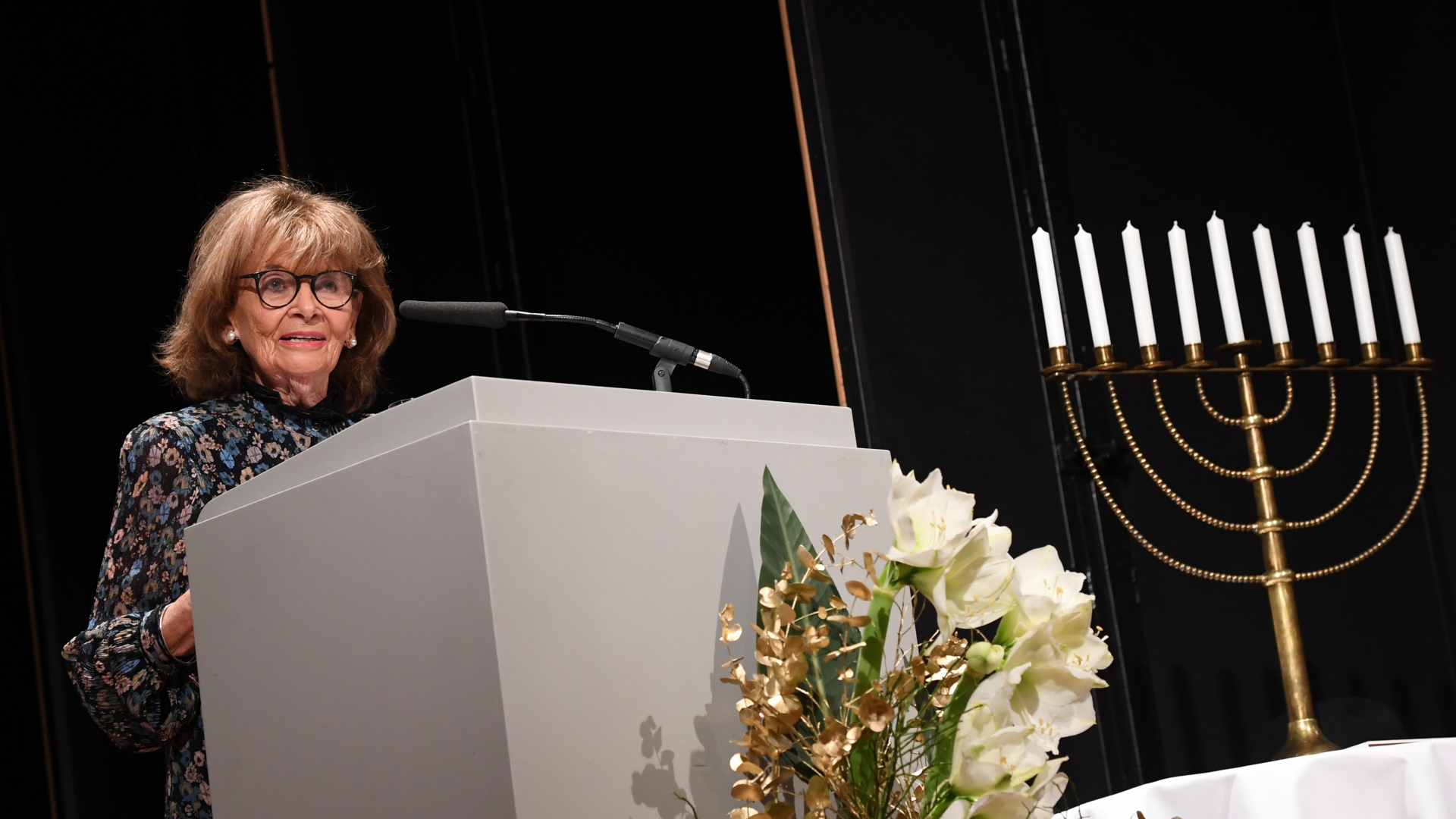 Charlotte Knobloch, Präsidentin der Israelitischen Kultusgemeinde München und Oberbayern, spricht bei der internationalen Nacht der Überlebenden des Holocaust im Jüdischen Zentrum München. | dpa