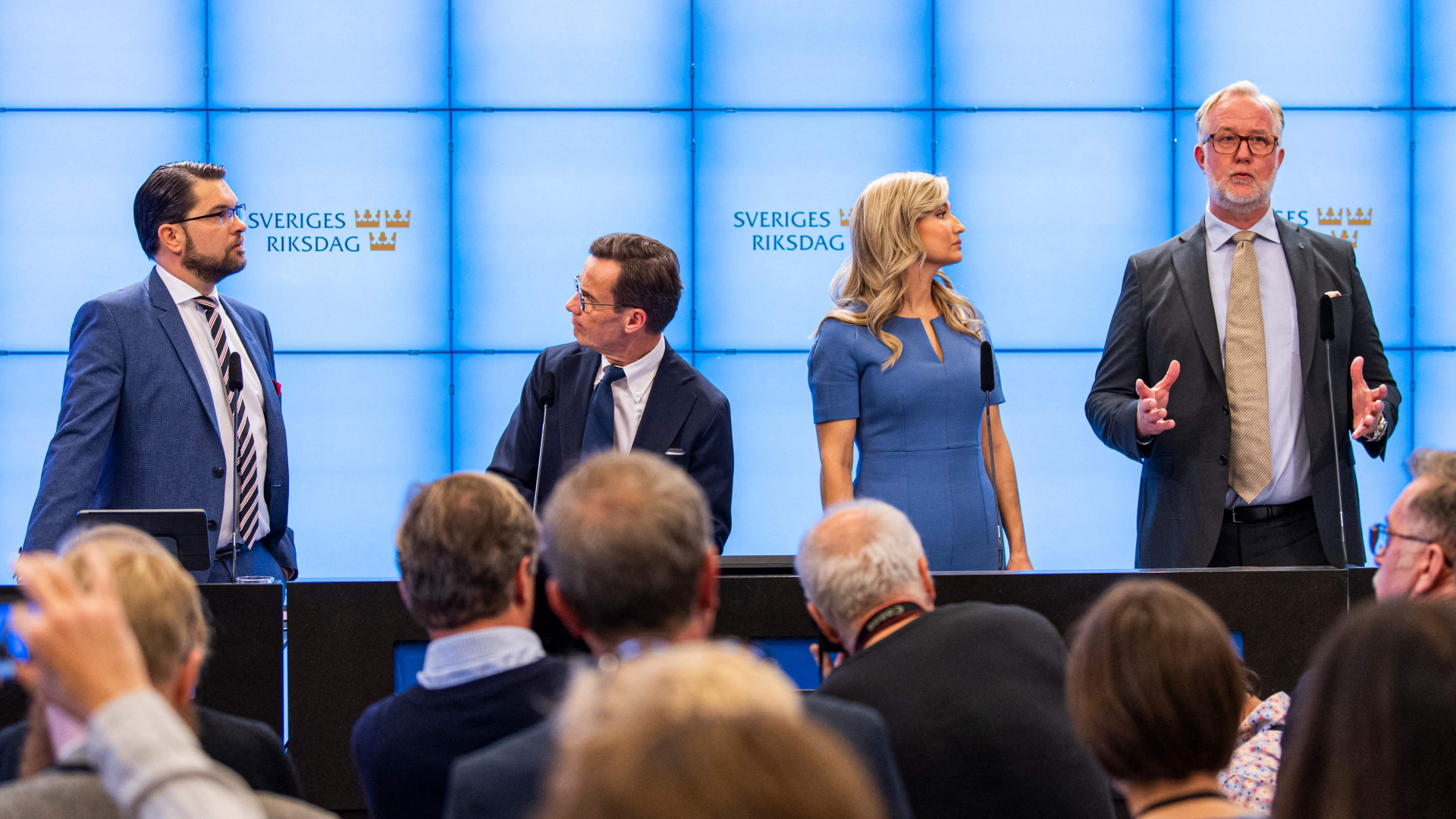 Die Parteivorsitzenden der vier Koalitionspartner der schwedischen Regierung bei einer Pressekonferenz am 14. Oktober 2022. | AFP