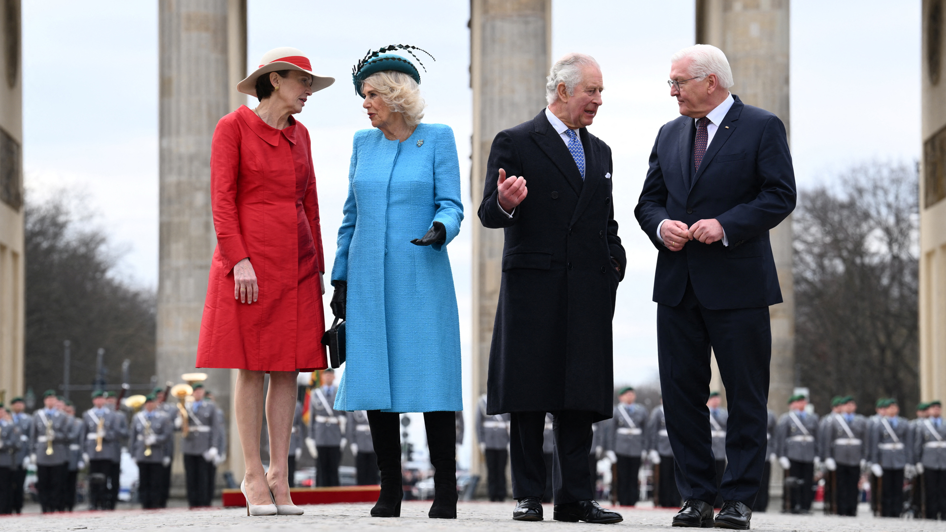 Besuch des Britisches Königspaars: 21 Salutschüsse und eine Premiere