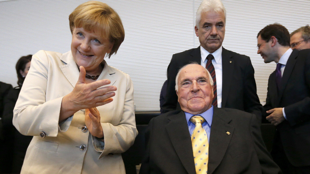 Helmut Kohl bei seinem Besuch der CDU-Bundestagsfraktion. | Bildquelle: REUTERS