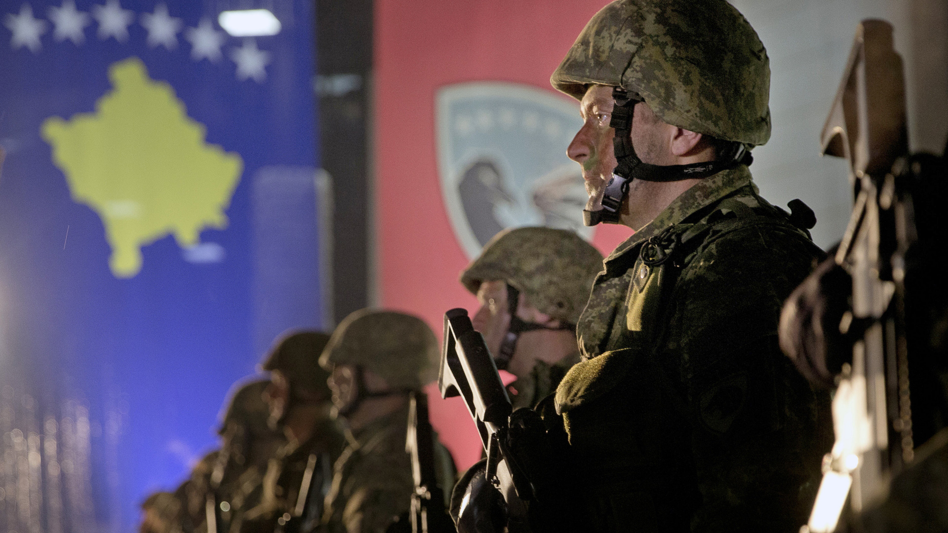 Einsatzkräfte der KSF, der Kosovo Security Force | Bildquelle: AP