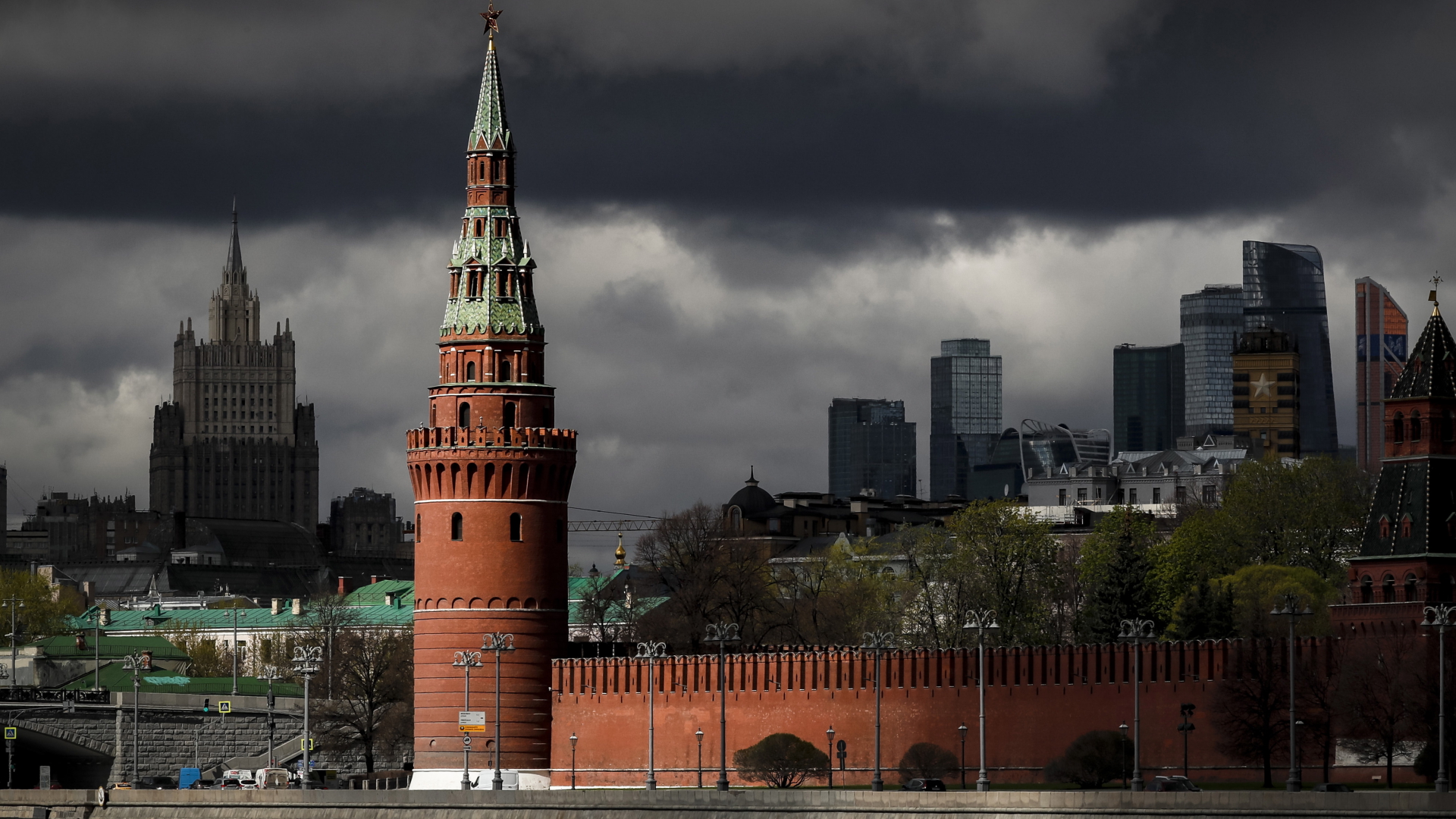 Wolkenverhangener Himmel über dem Kreml in Moskau | EPA