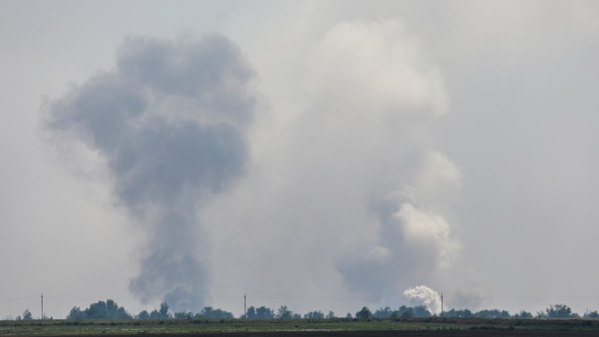 Aufnahmen der Nachrichtenagentur Reuters zeigen aufsteigenden Rauch nach einer Explosion im Dorf Maiskoje.