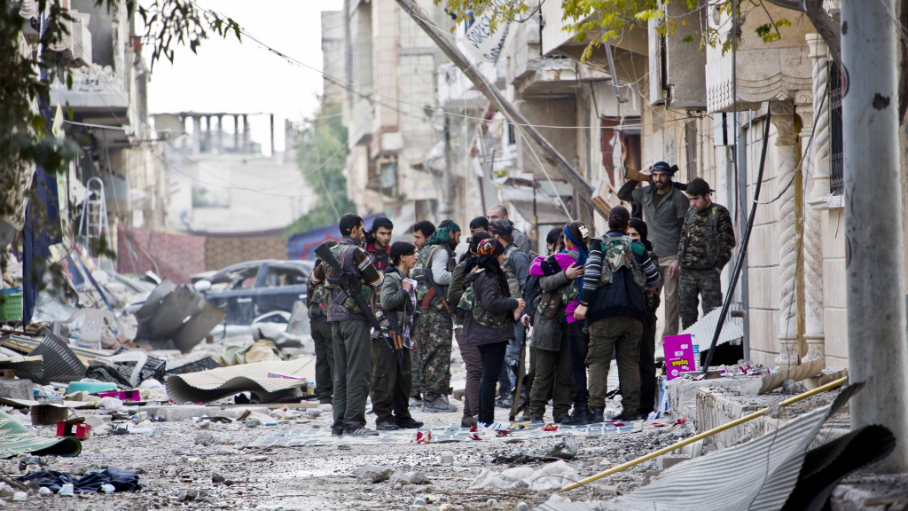 Kämpfer der Kurdenmiliz YPG in der Nähe von Kobane (Archivbild)