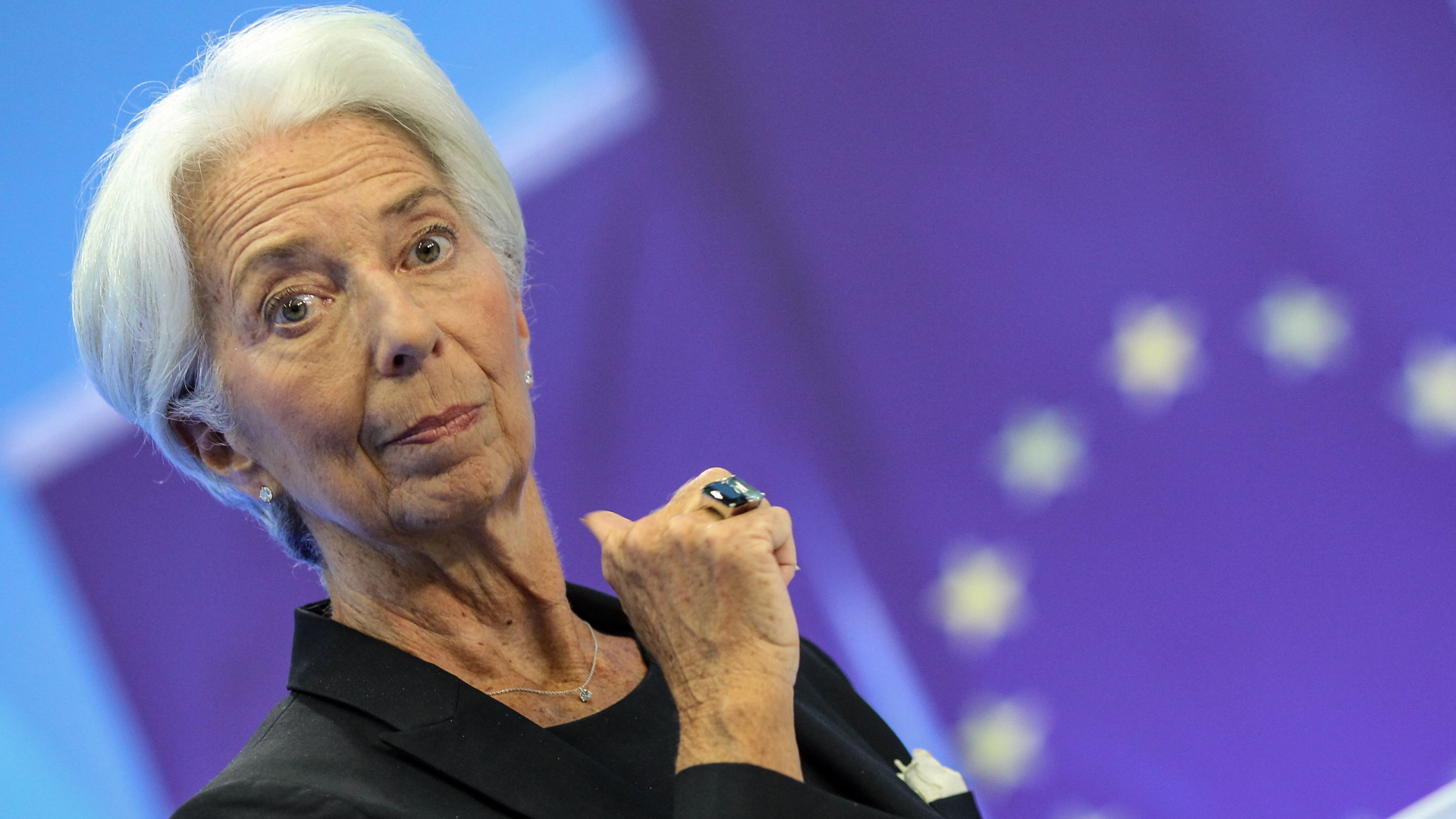 EZB-Präsidentin Christine Lagarde spricht bei einer Pressekonferenz | AFP