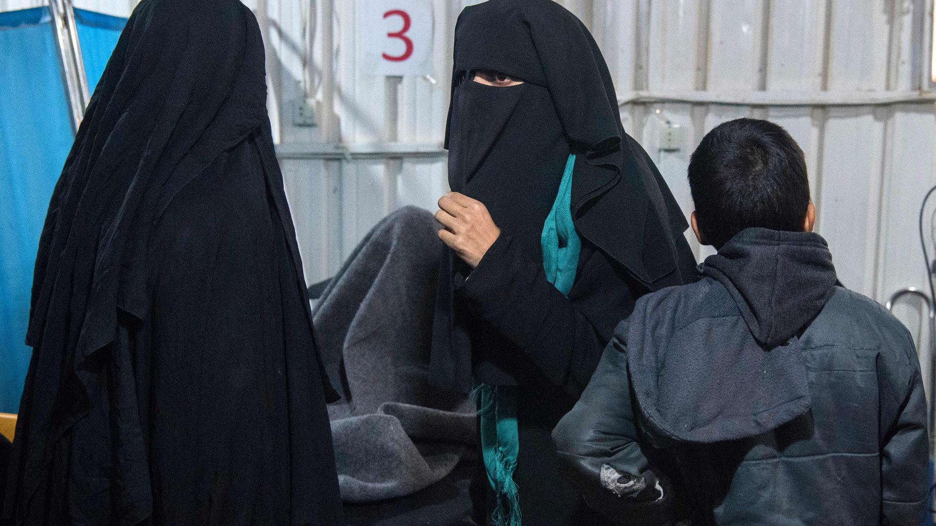 Frauen, die mit IS-Kämpfern verheiratet sein sollen, im Lager al-Hol im Nordosten Syriens | AFP