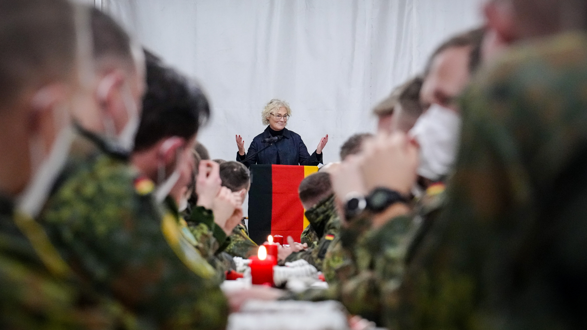 Verteidigungsministerin Lambrecht bei der Bundeswehr in Litauen | dpa