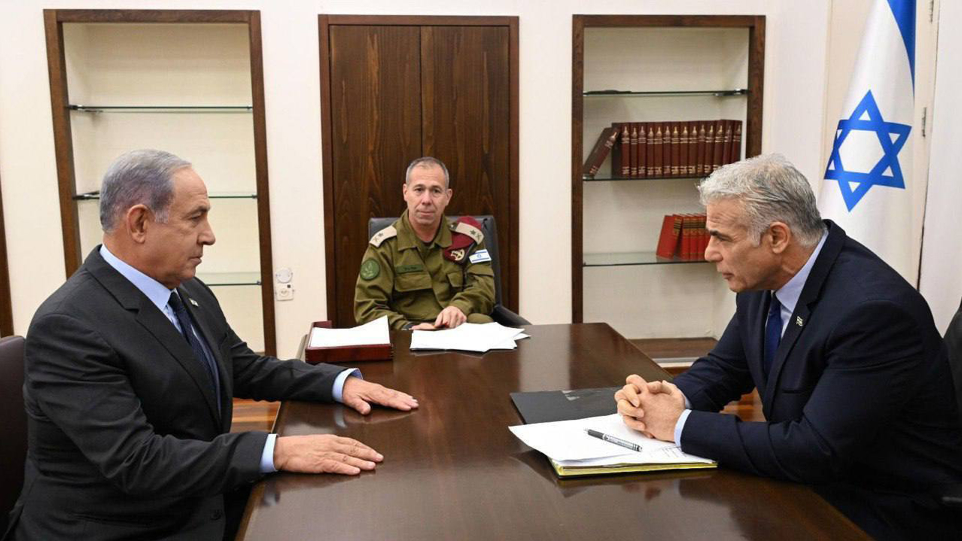 Benjamin Netanyahu (links im Bild) und Jair Lapid | picture alliance / AA