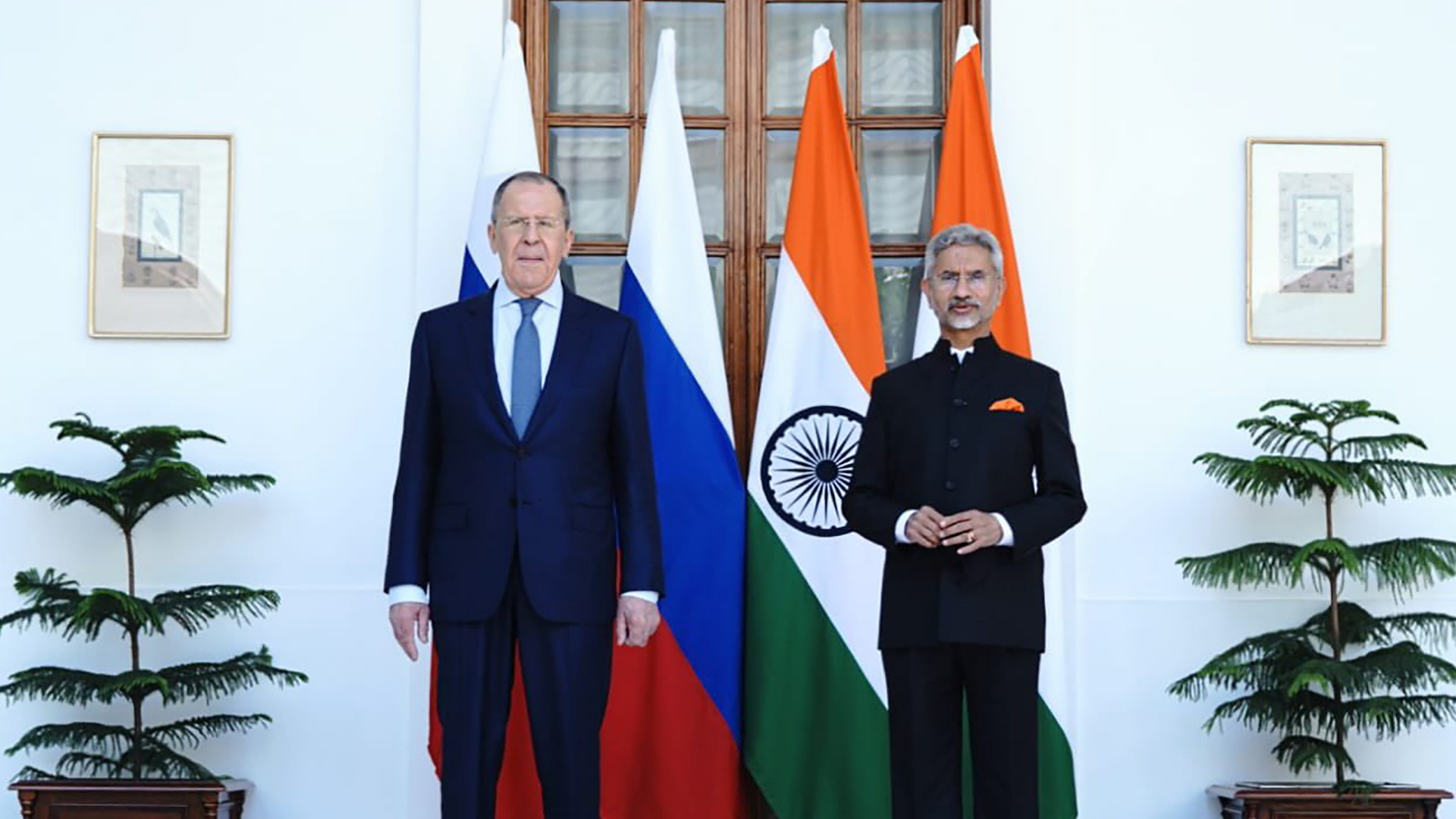 Der russische Außenminister Lawrow in Neu-Delhi mit seinem Amtskollegen Jaishanker | AP