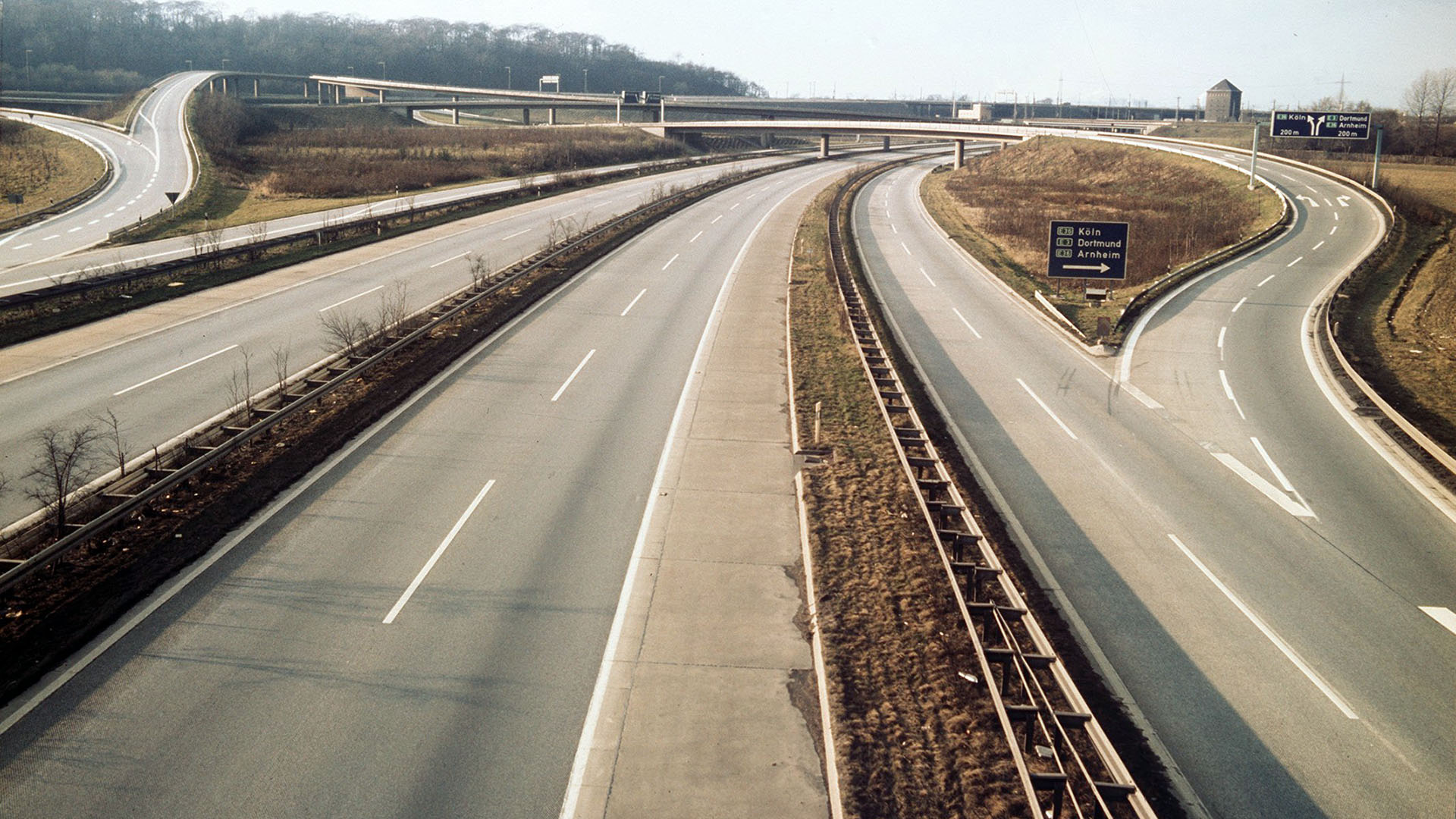 Leere Autobahnen in Deutschland infolge der Fahrverbote 1973 | dpa