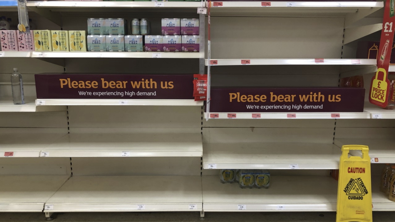 Leere Regale in einem britischen Supermarkt | AP