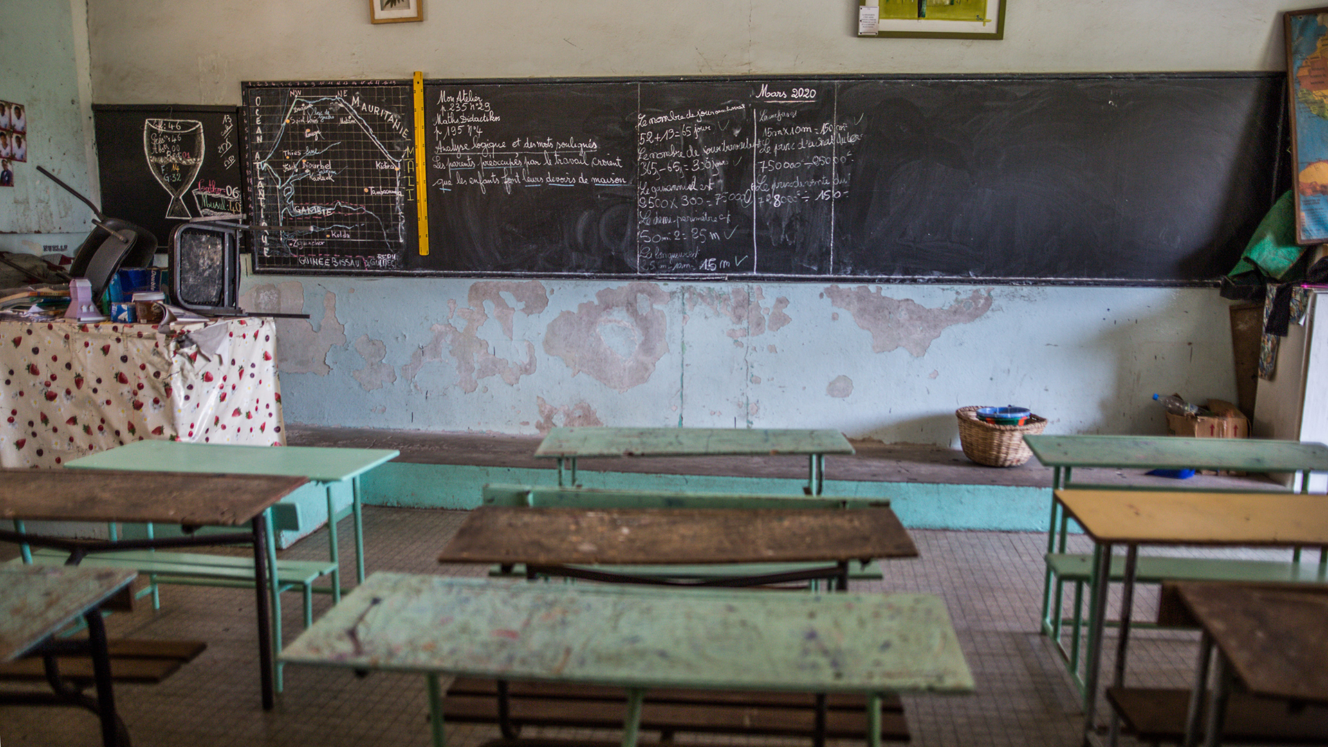 Leeres Klassenzimmer in Dakar, Senegal | picture alliance / ZUMAPRESS.com