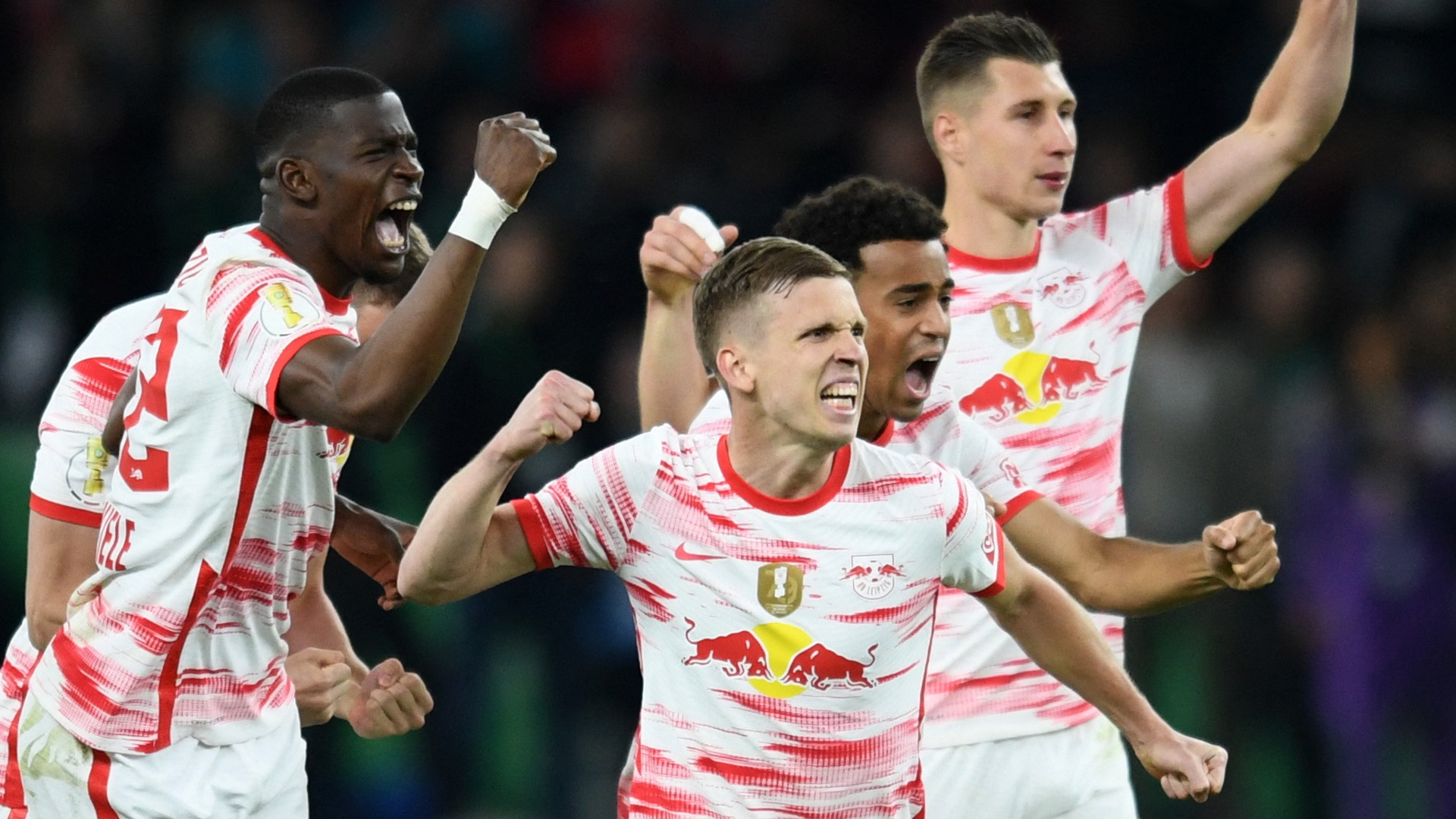 Spieler von RB Leipzig jubeln. | REUTERS