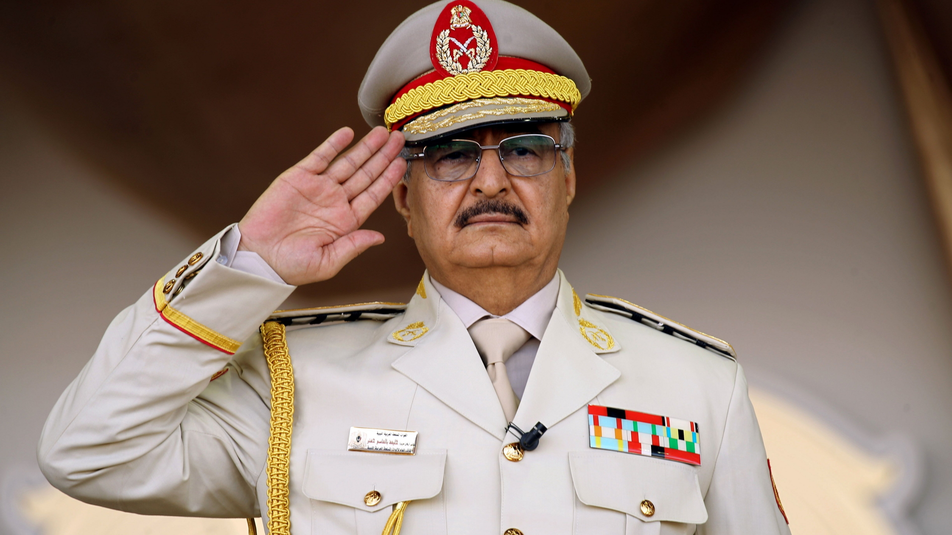General Khalifa Haftar bei einer Militärparade im Mai 2018 | AFP